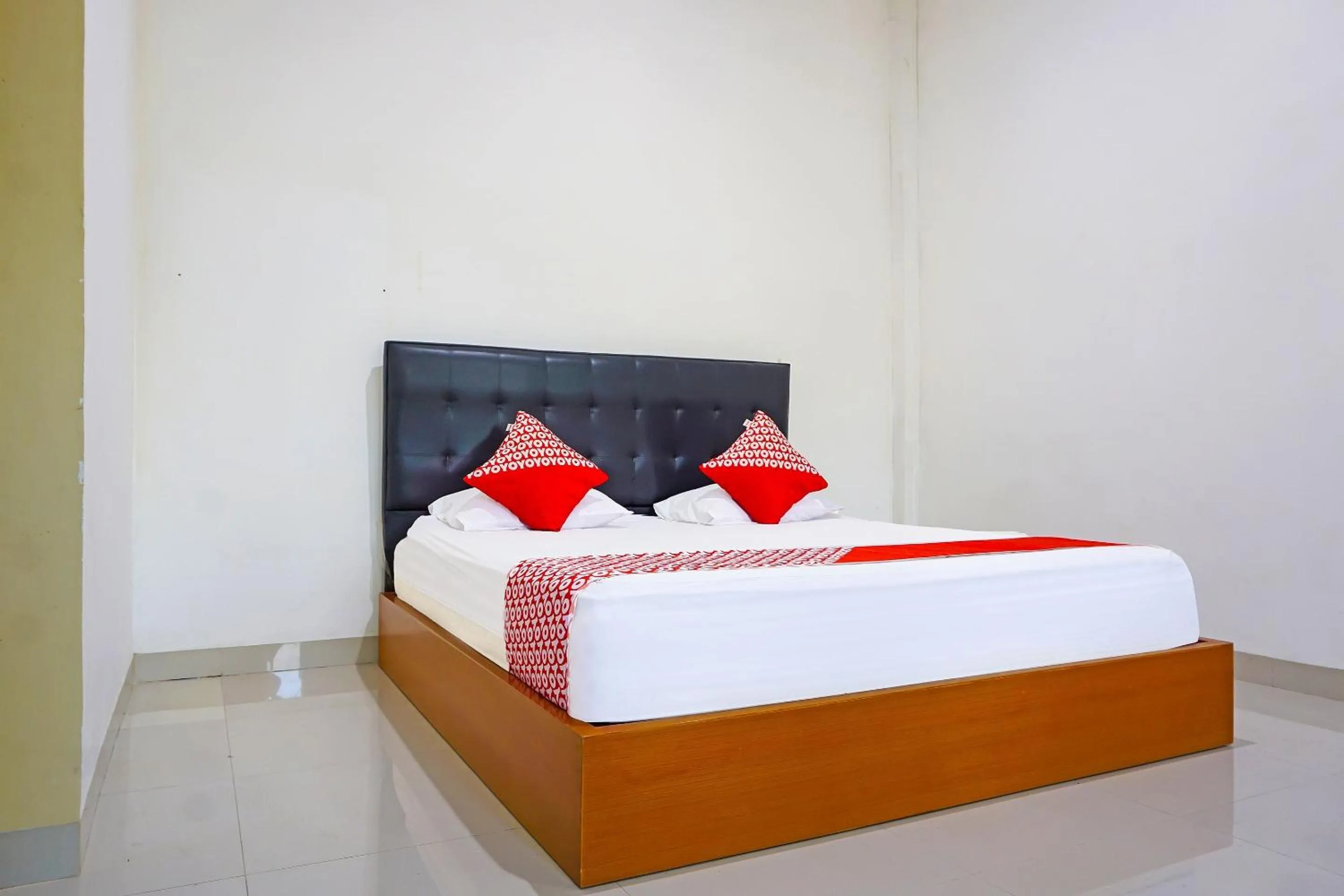 Bedroom, Bed in Hotel O Homestay Anitha Syariah Makassar