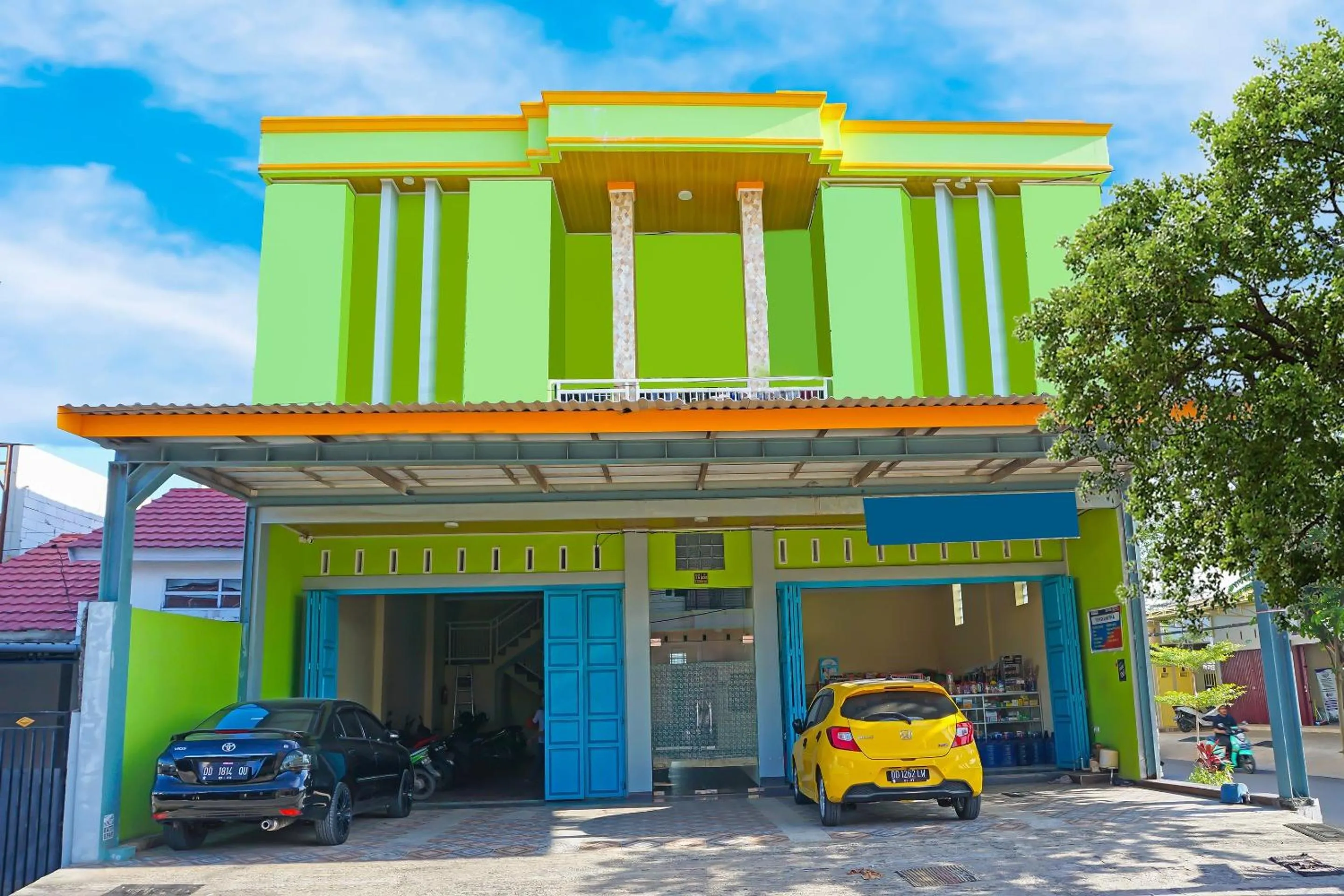 Facade/entrance in Hotel O Homestay Anitha Syariah Makassar