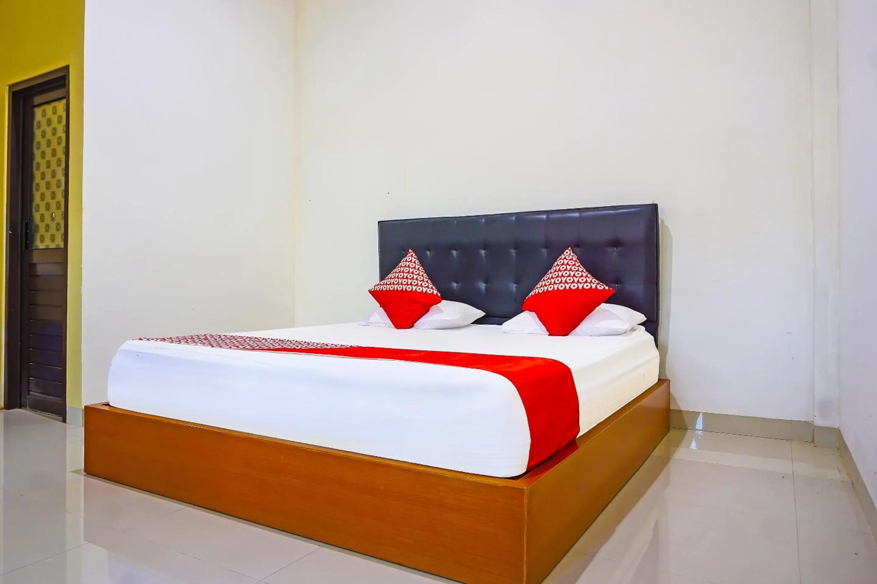 Bedroom, Bed in Hotel O Homestay Anitha Syariah Makassar