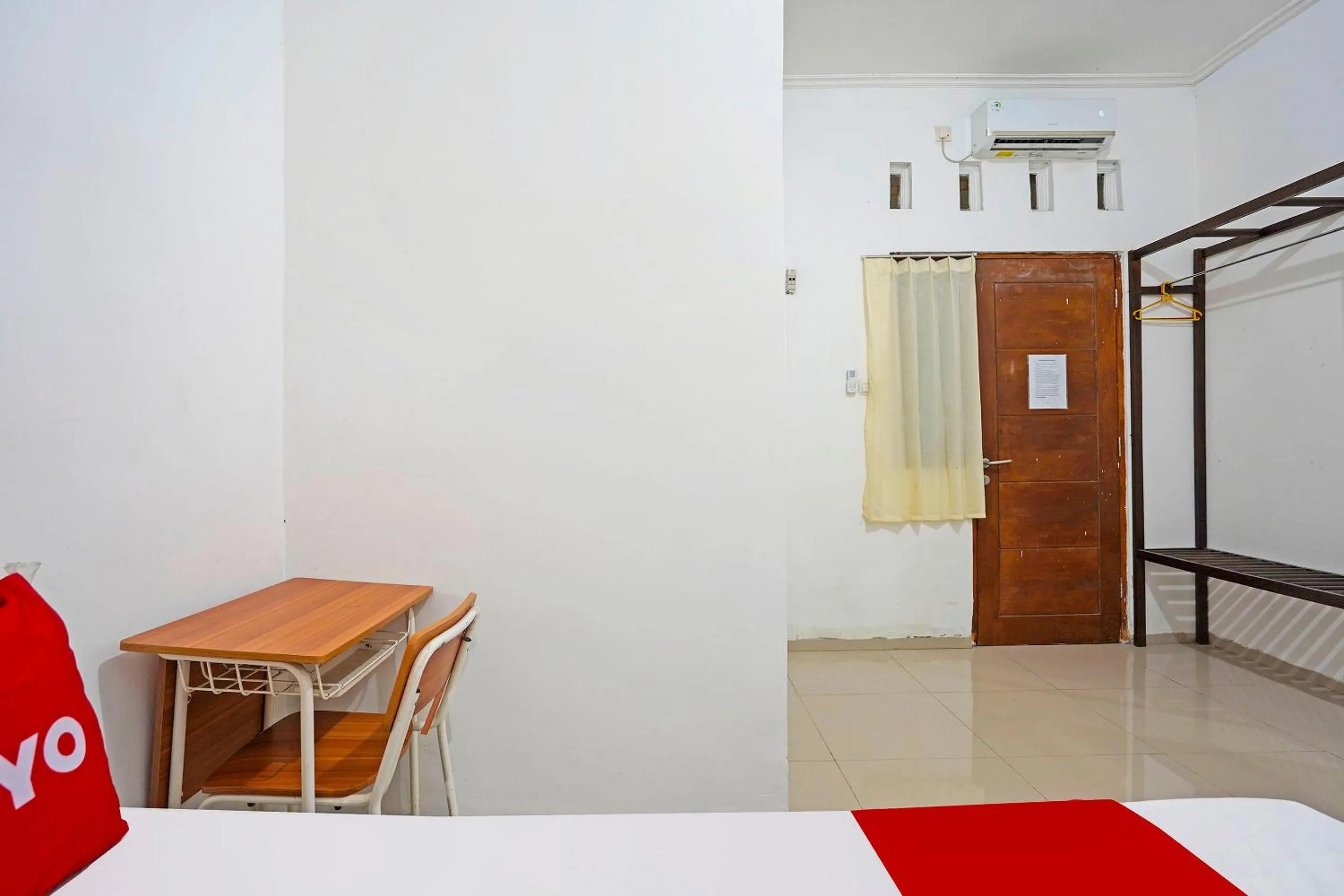 Bedroom, Bed in OYO Life 91670 Mannsur Homestay Syariah