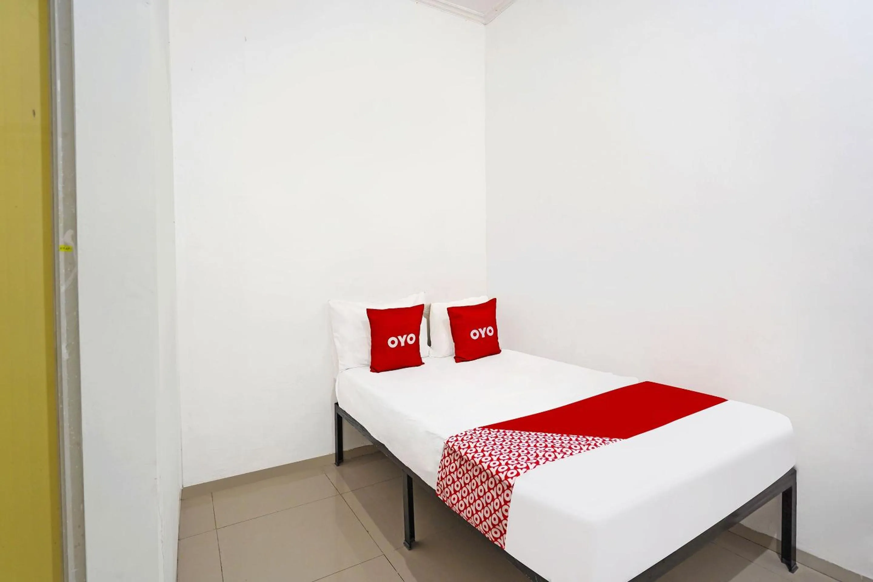 Bedroom, Bed in OYO Life 91670 Mannsur Homestay Syariah