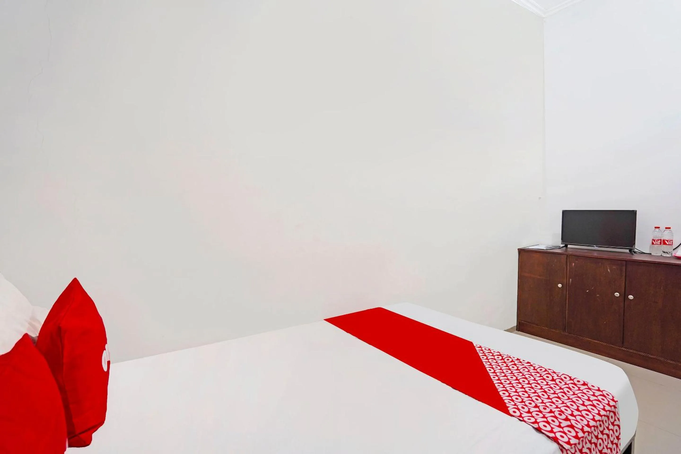 Bedroom, Bed in OYO Life 91670 Mannsur Homestay Syariah