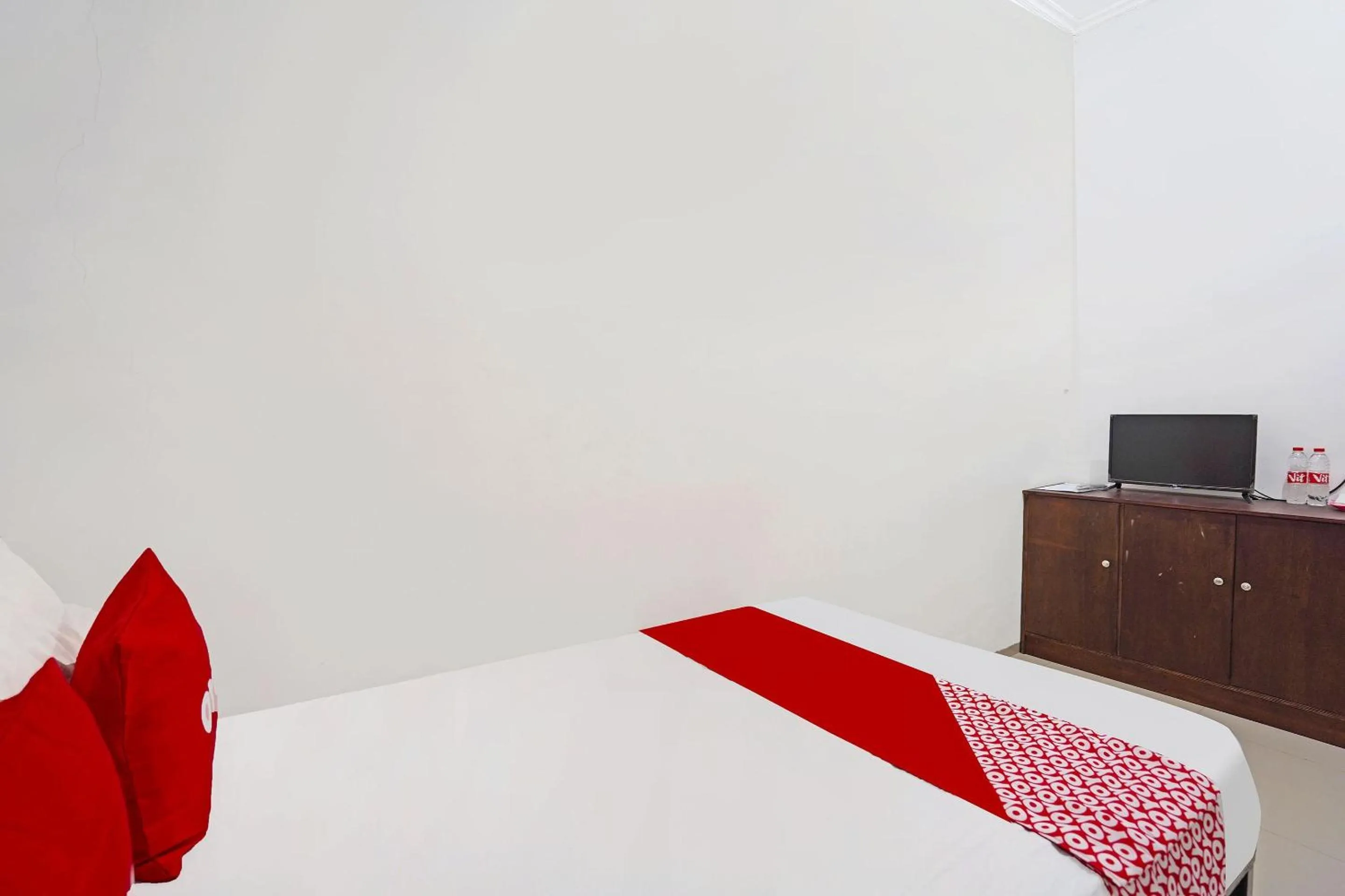 Bedroom, Bed in OYO Life 91670 Mannsur Homestay Syariah