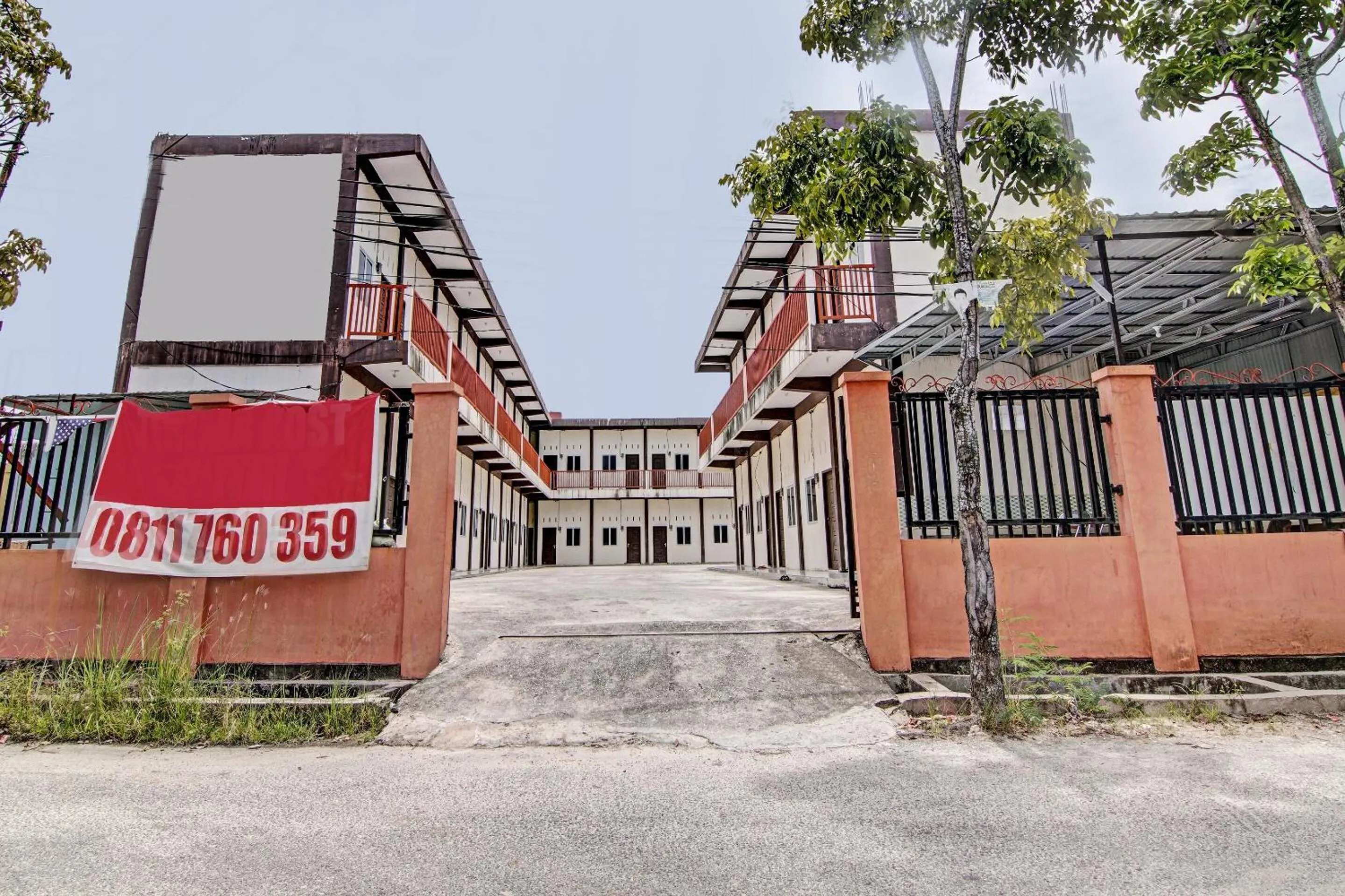 Facade/entrance in Hotel O Homestay Hj Lela Syariah