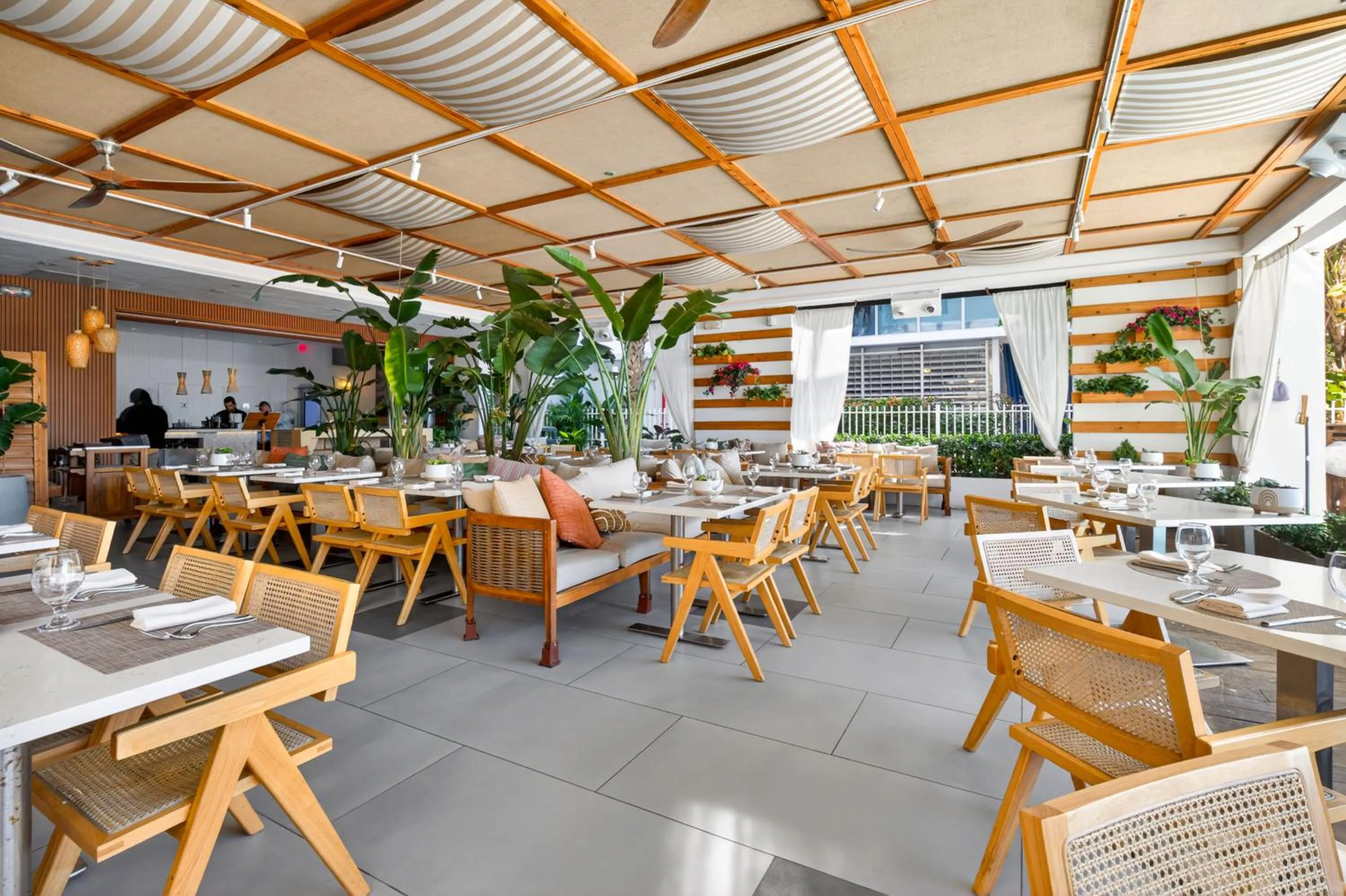 Restaurant/places to eat in Monte Carlo by Miami Vacations