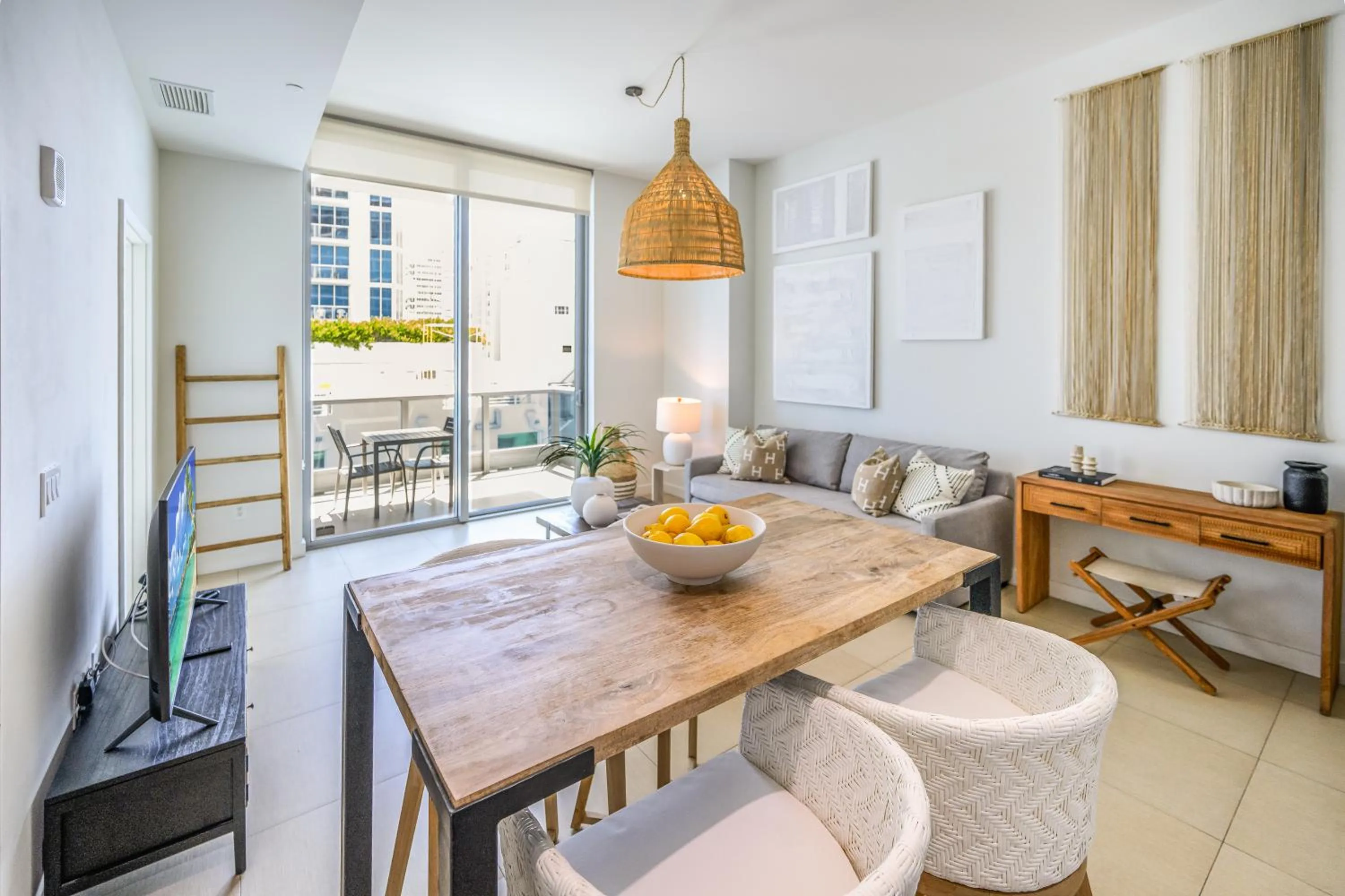 TV and multimedia in Monte Carlo by Miami Vacations