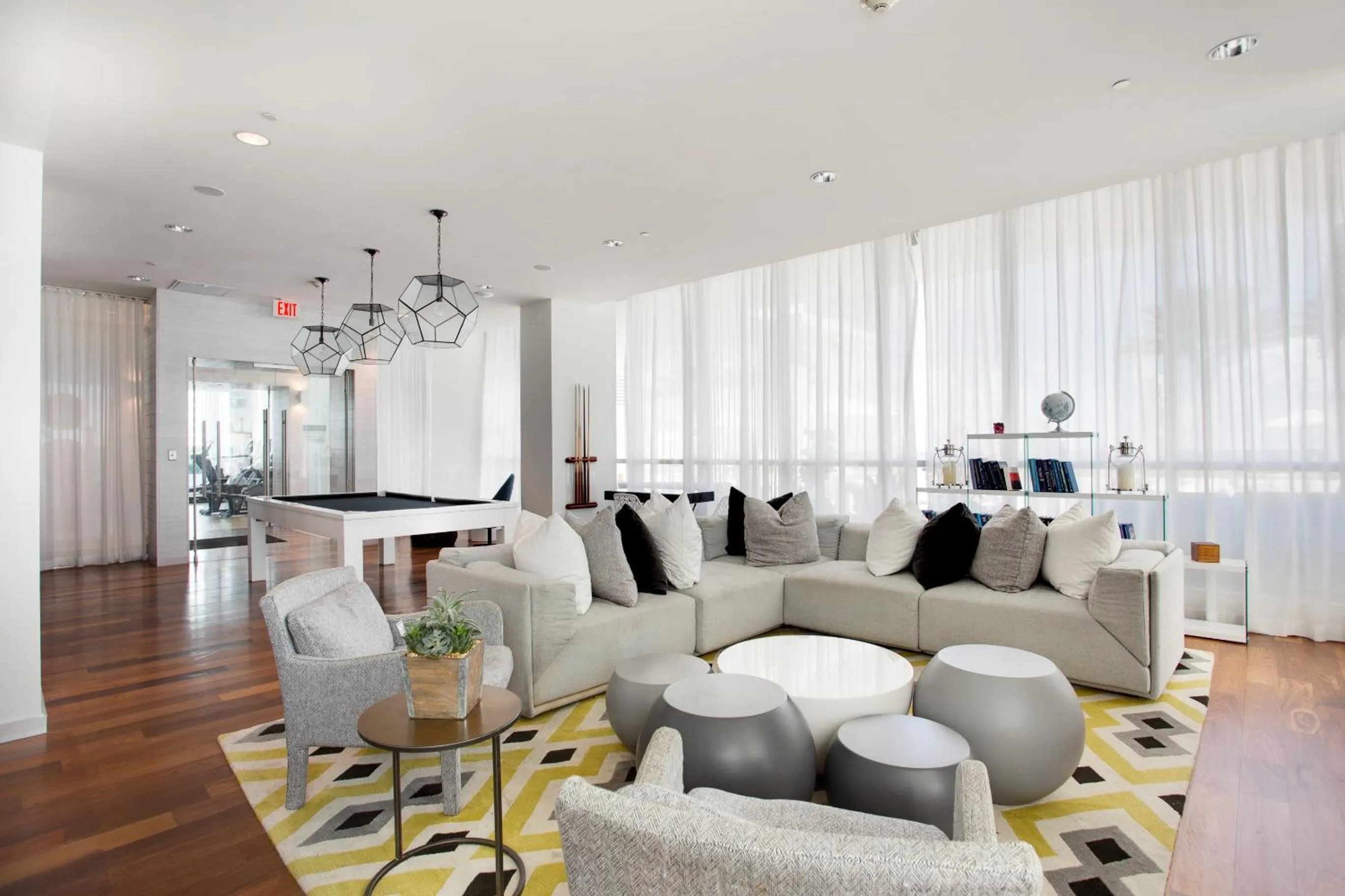 Communal lounge/ TV room in Monte Carlo by Miami Vacations