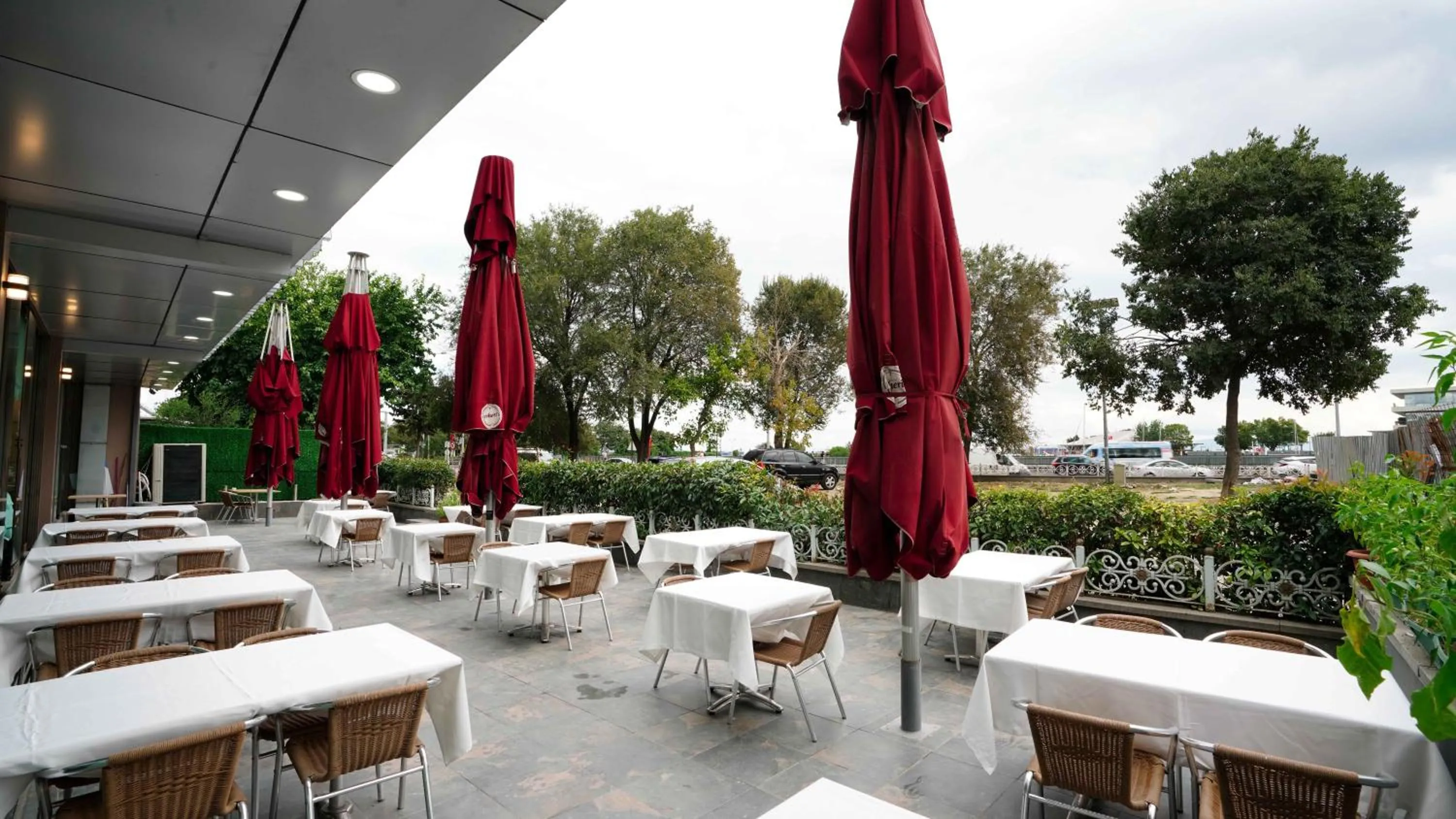 Restaurant/places to eat in AURA MARINA HOTEL