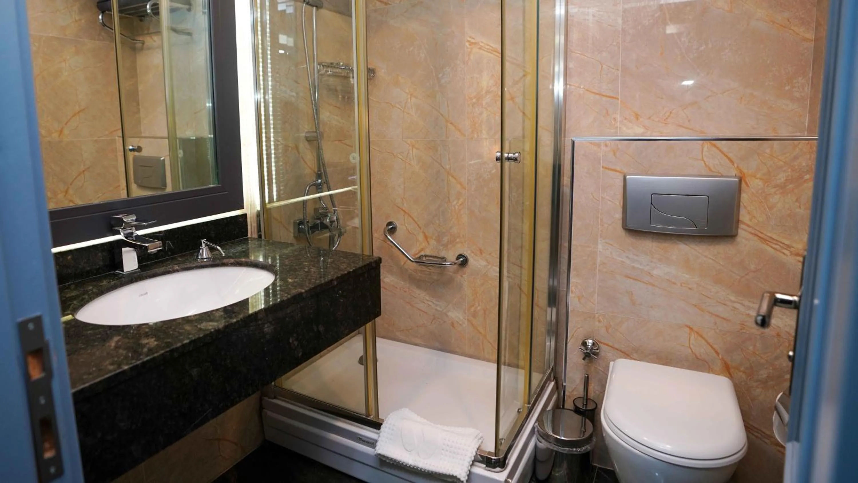 Bathroom in AURA MARINA HOTEL