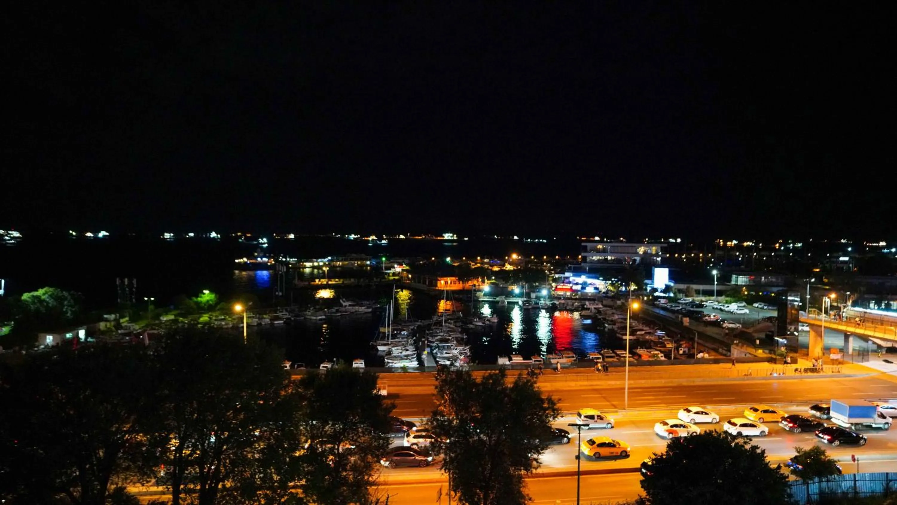City view in AURA MARINA HOTEL