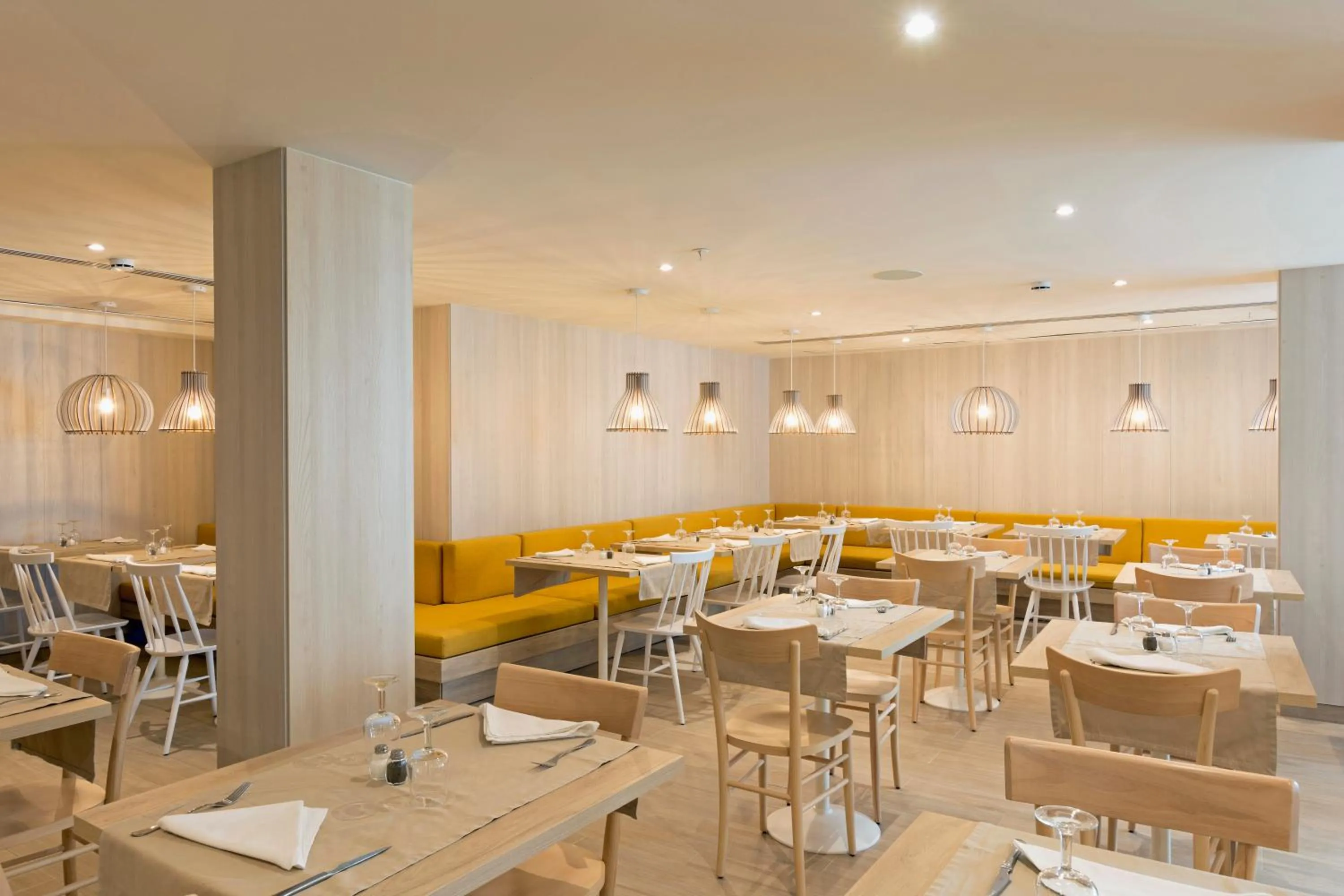 Restaurant/places to eat in HSM Son Veri - Adults Only