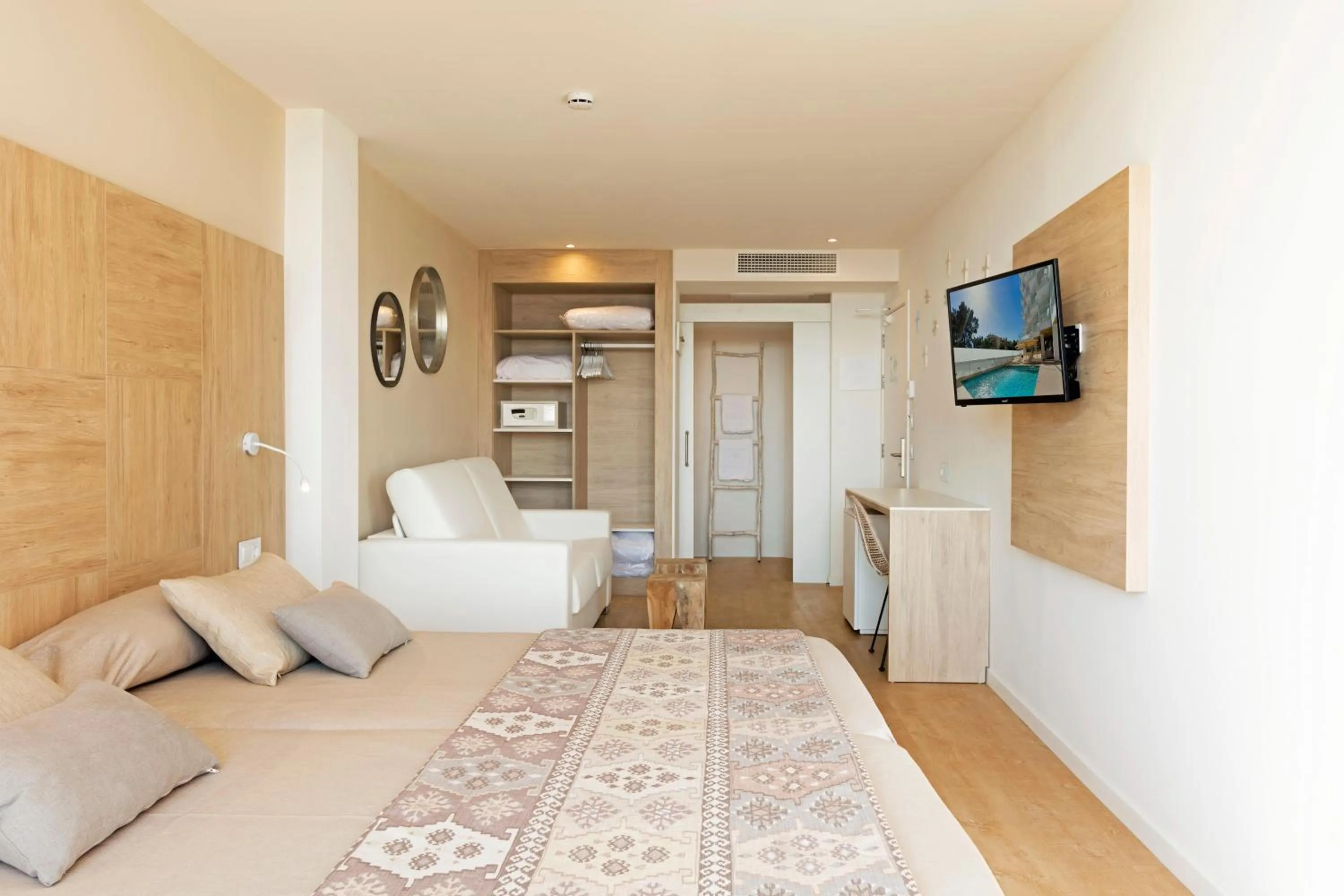 Photo of the whole room, Bed in HSM Son Veri - Adults Only