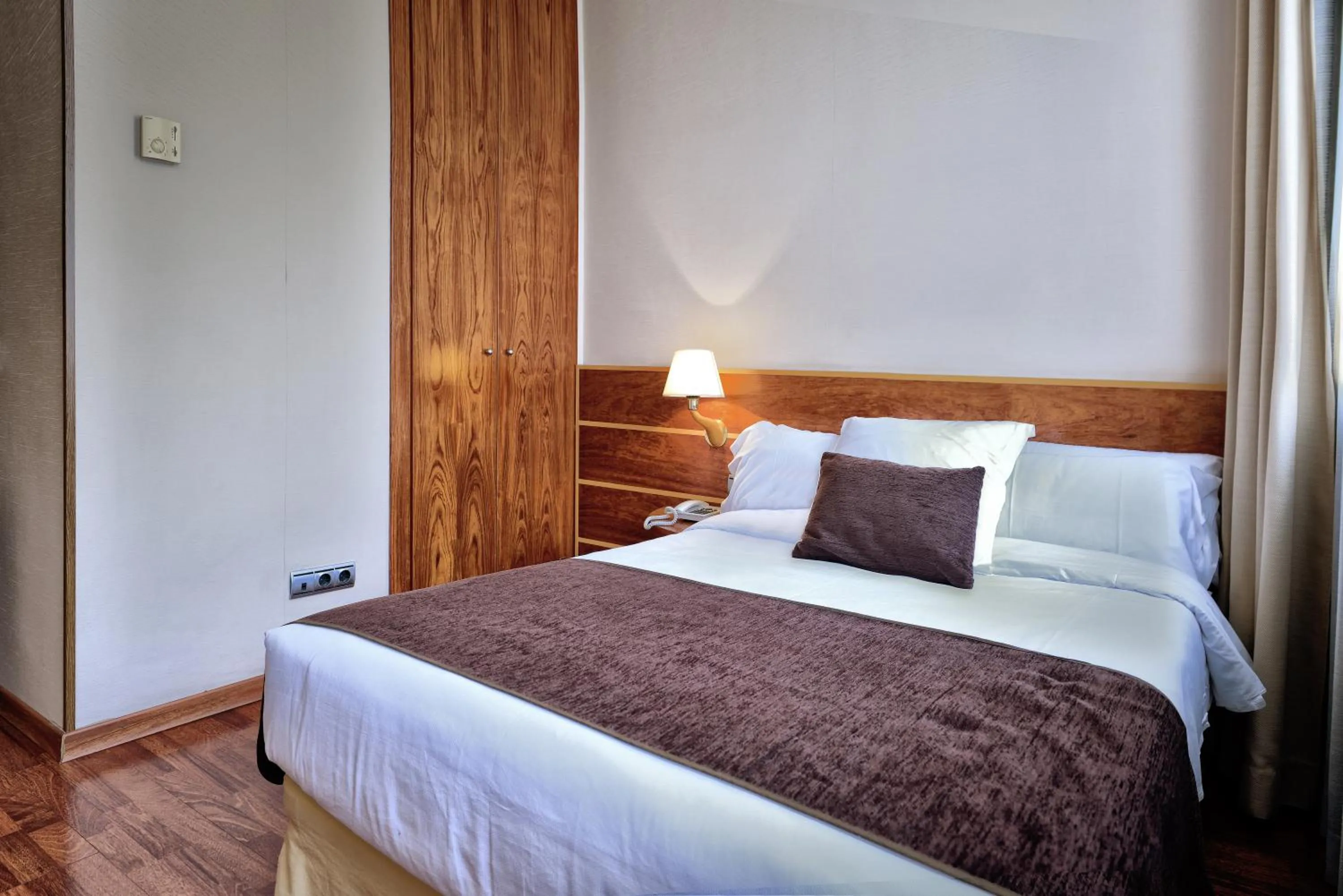 Bedroom, Bed in ITC Barcelona By Soho Boutique