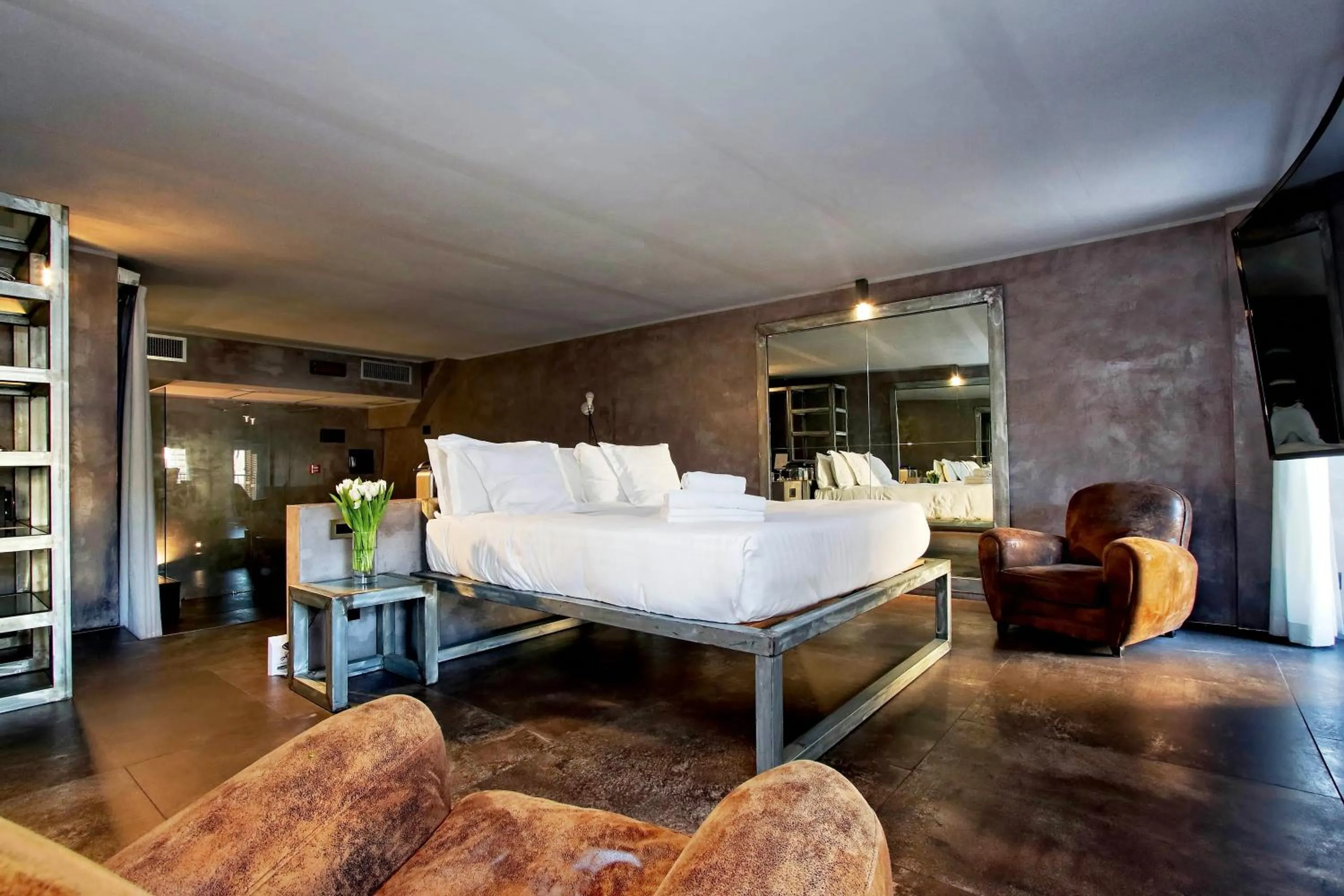 Bed in Mama's Home Rome