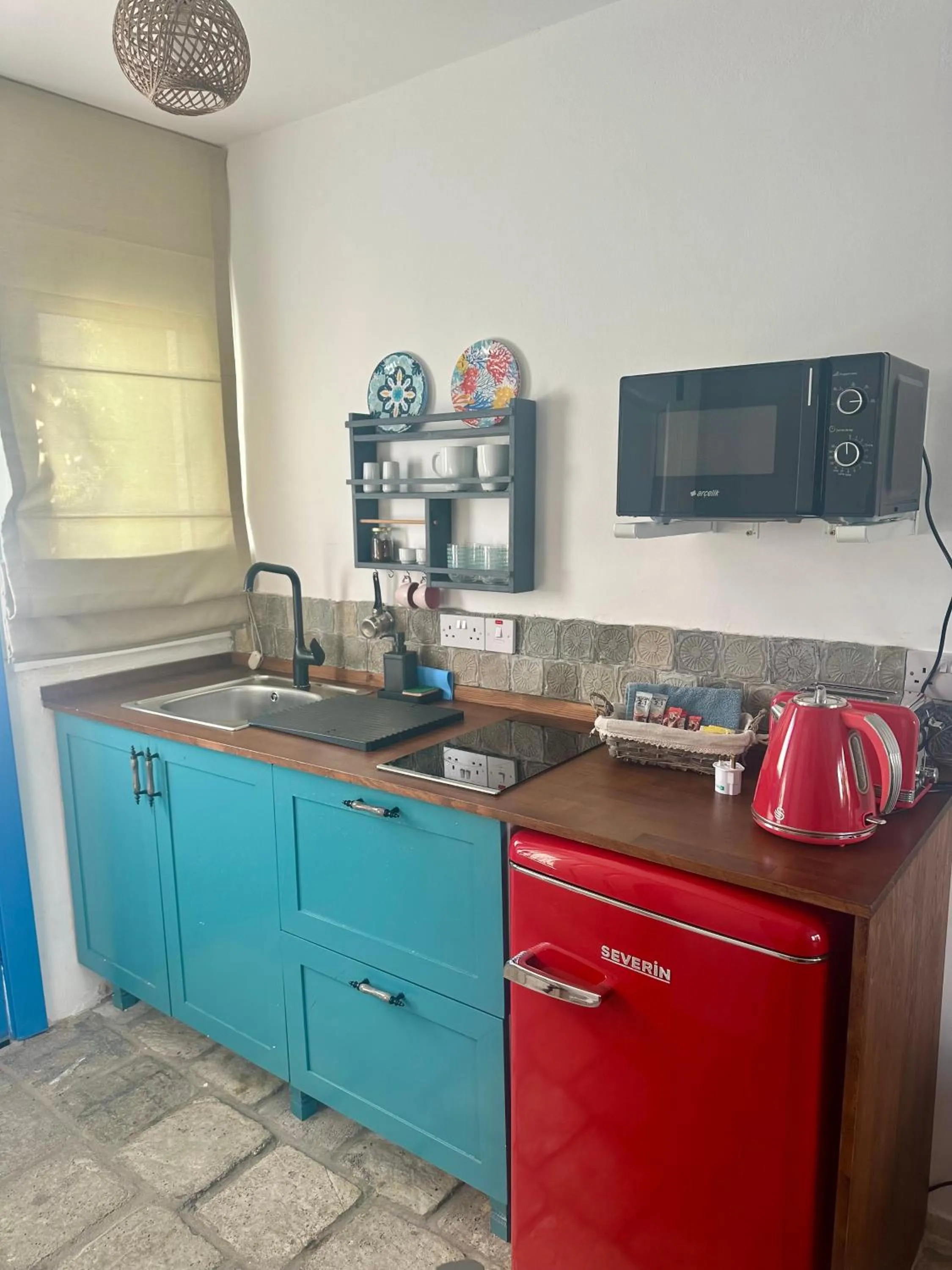 Kitchen or kitchenette in Sunside Inn Hotel