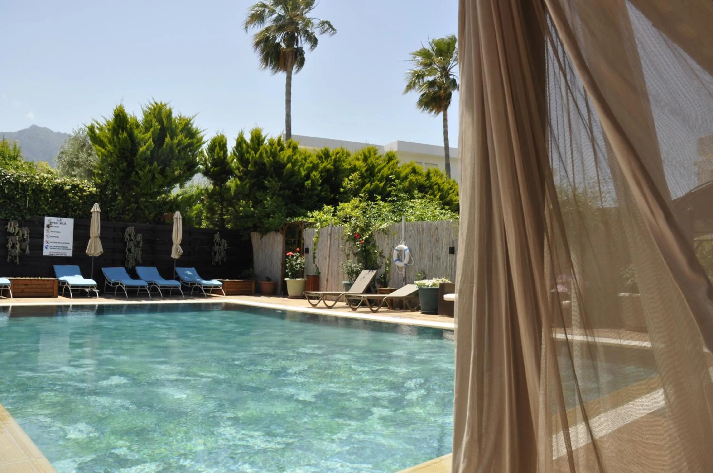 Seating area in Sunside Inn Hotel