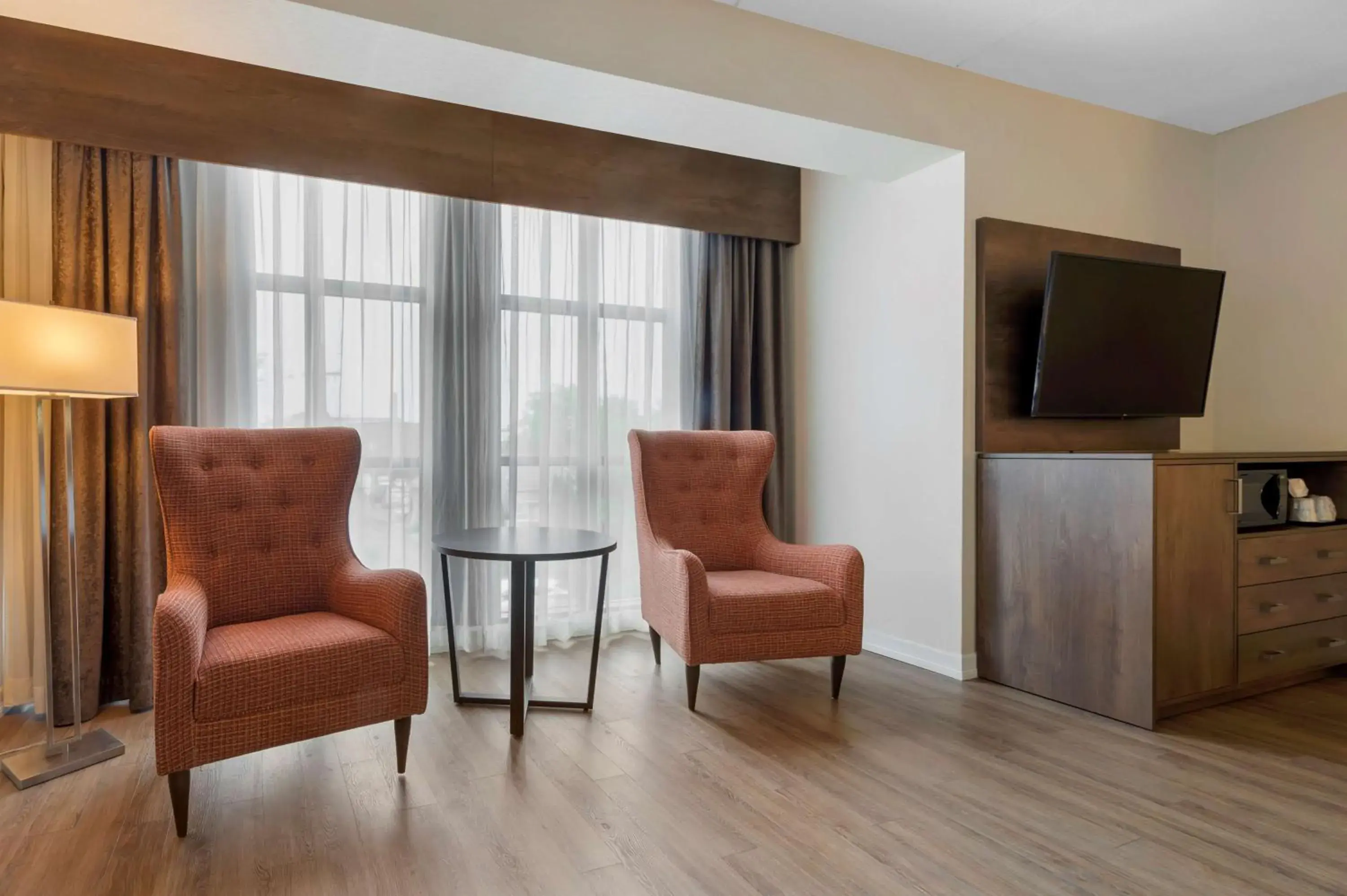 King Suite with Sofa Bed and Park View in Best Western Plus Perth Parkside Inn & Spa King Suite with Sofa Bed and Park View in Best Western Plus Perth Parkside Inn & Spa