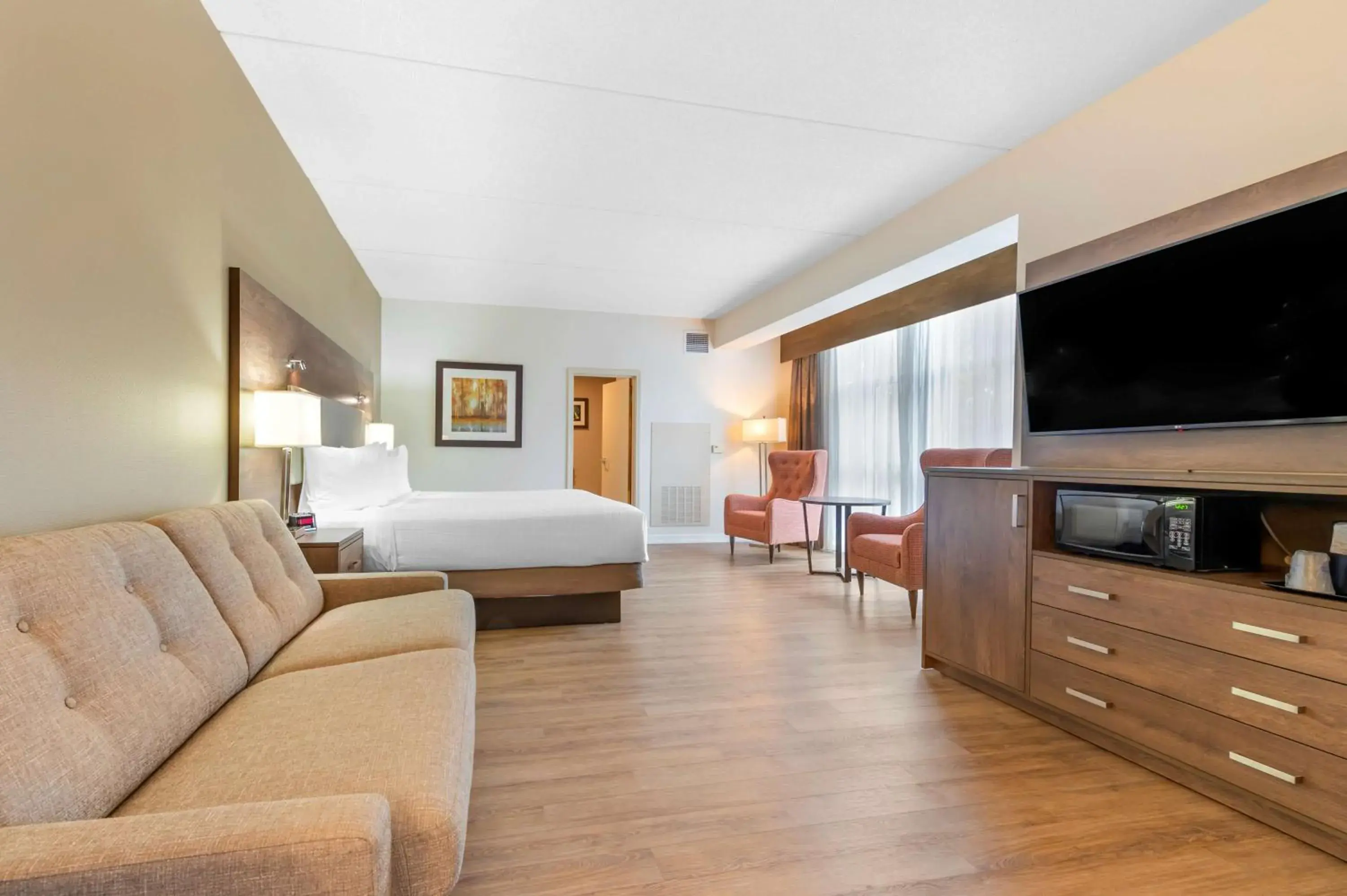 Large King Room with Sofa Bed - Non-Smoking in Best Western Plus Perth Parkside Inn & Spa Large King Room with Sofa Bed - Non-Smoking in Best Western Plus Perth Parkside Inn & Spa