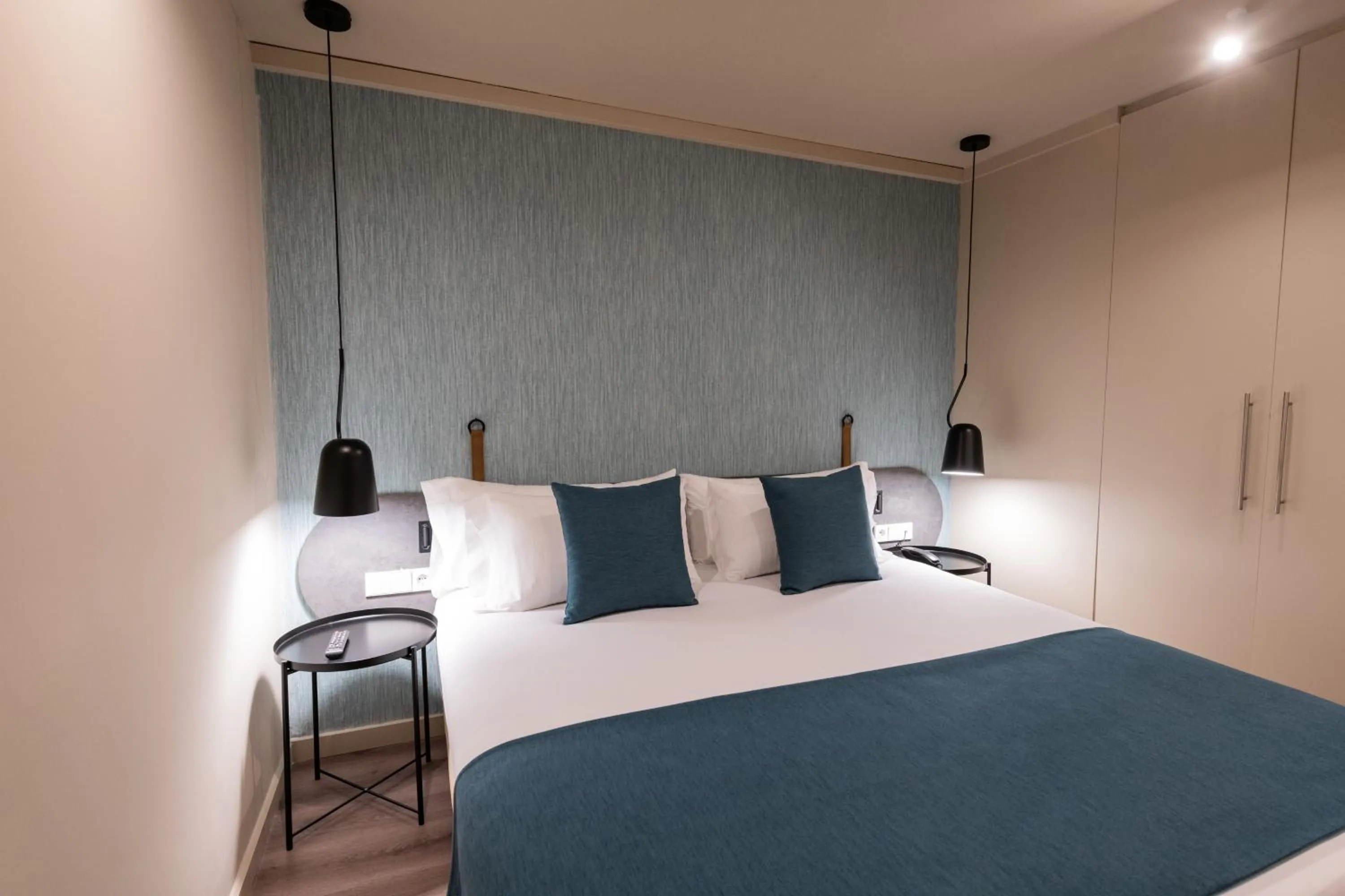 Bed in Atenea Rekord Suites Barcelona