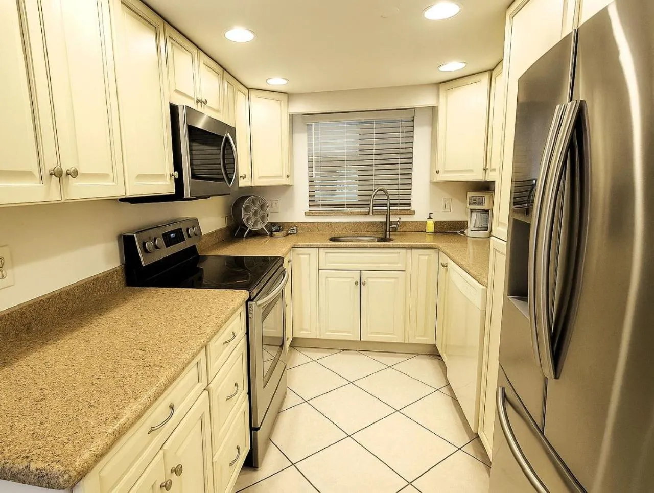 Coffee/tea facilities in Welcome to Oasis #21 Your Coastal Retreat in Daytona Beach Shores-Walk To The Beach