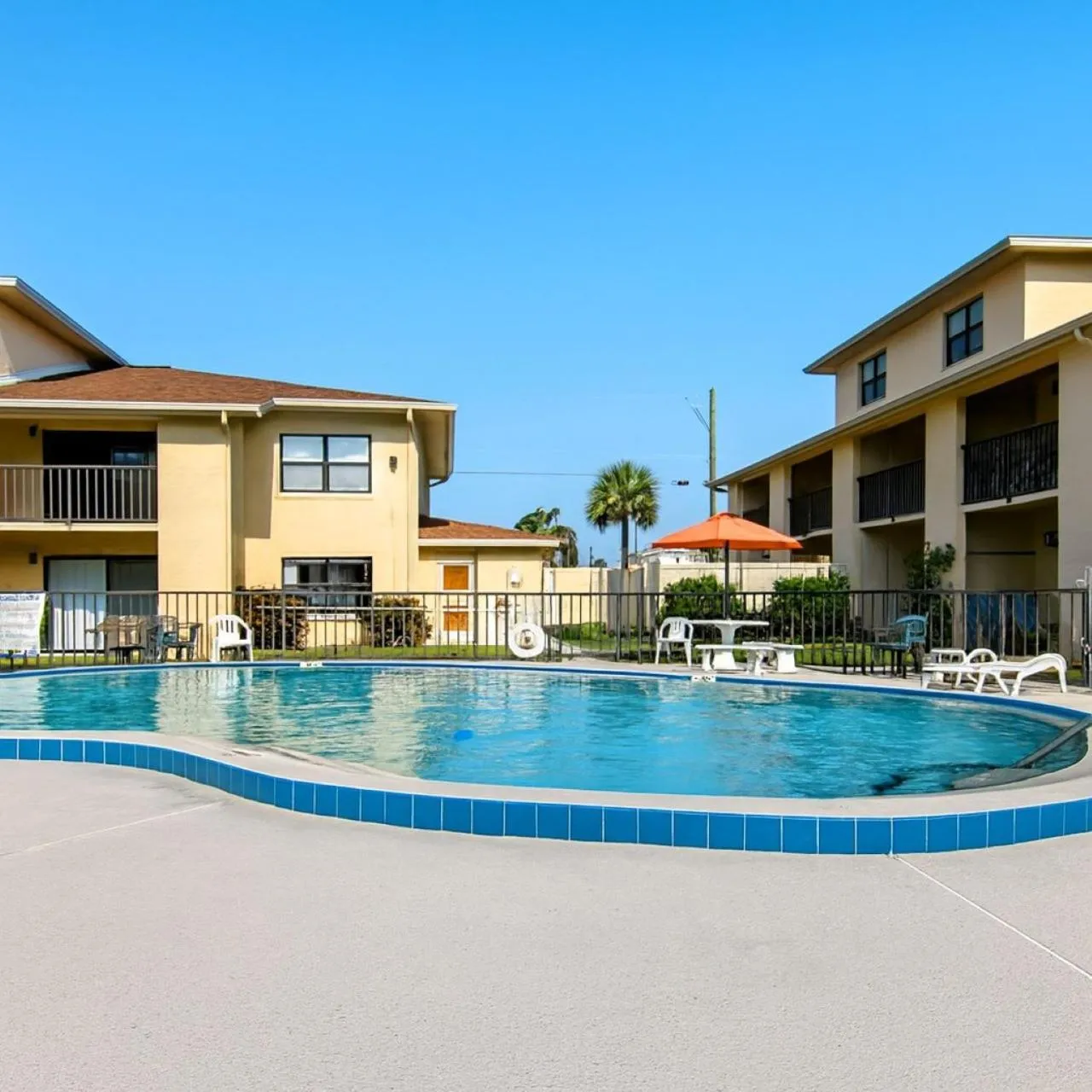 Welcome to Oasis #21 Your Coastal Retreat in Daytona Beach Shores-Walk To The Beach