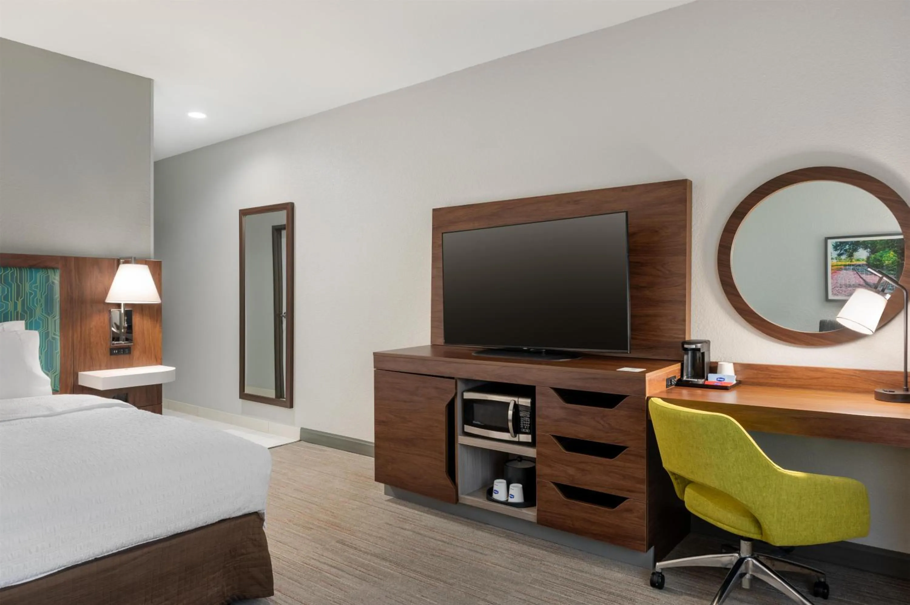 Bed in Hampton Inn Lake Charles