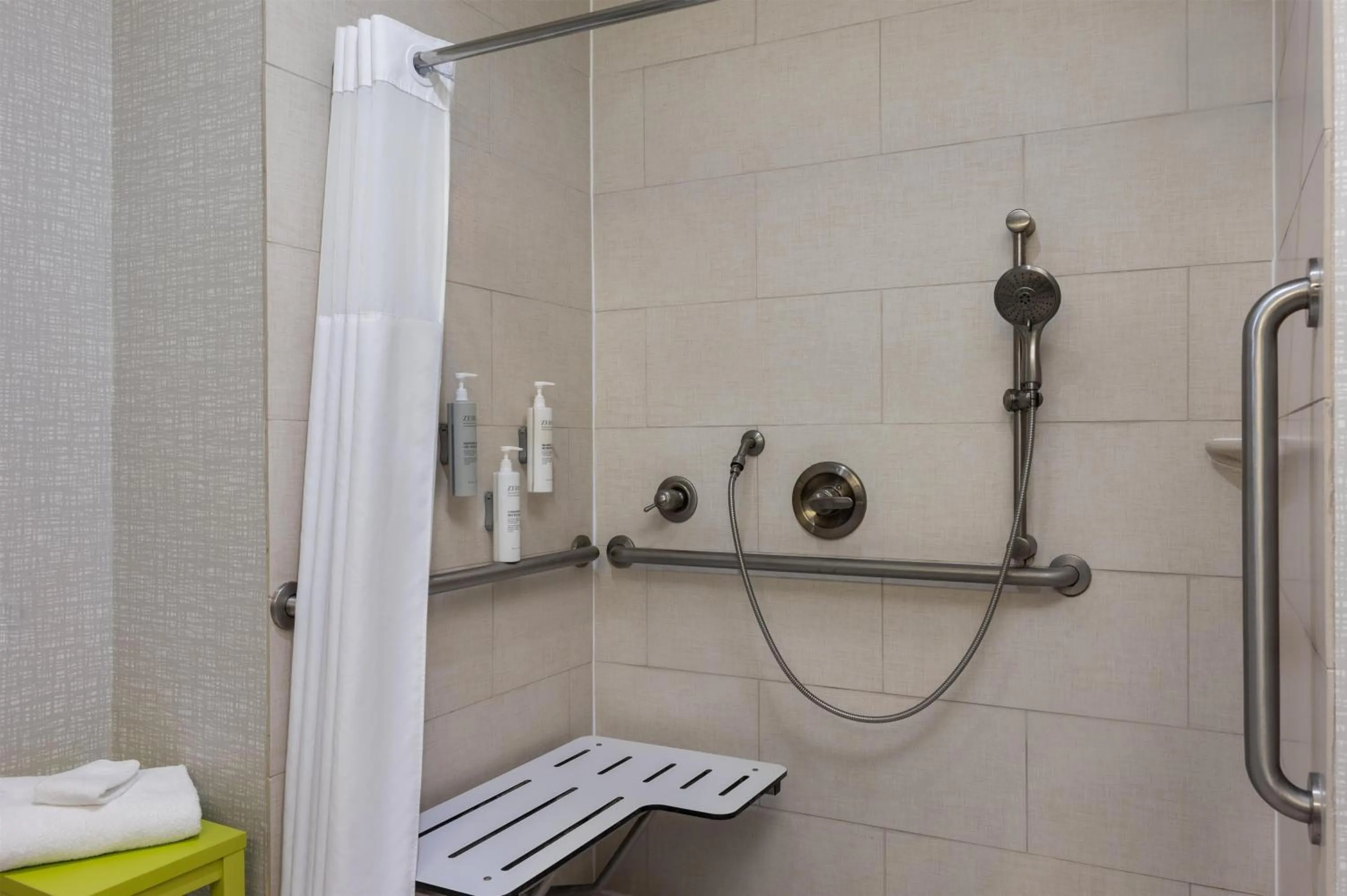 Bathroom in Hampton Inn Lake Charles