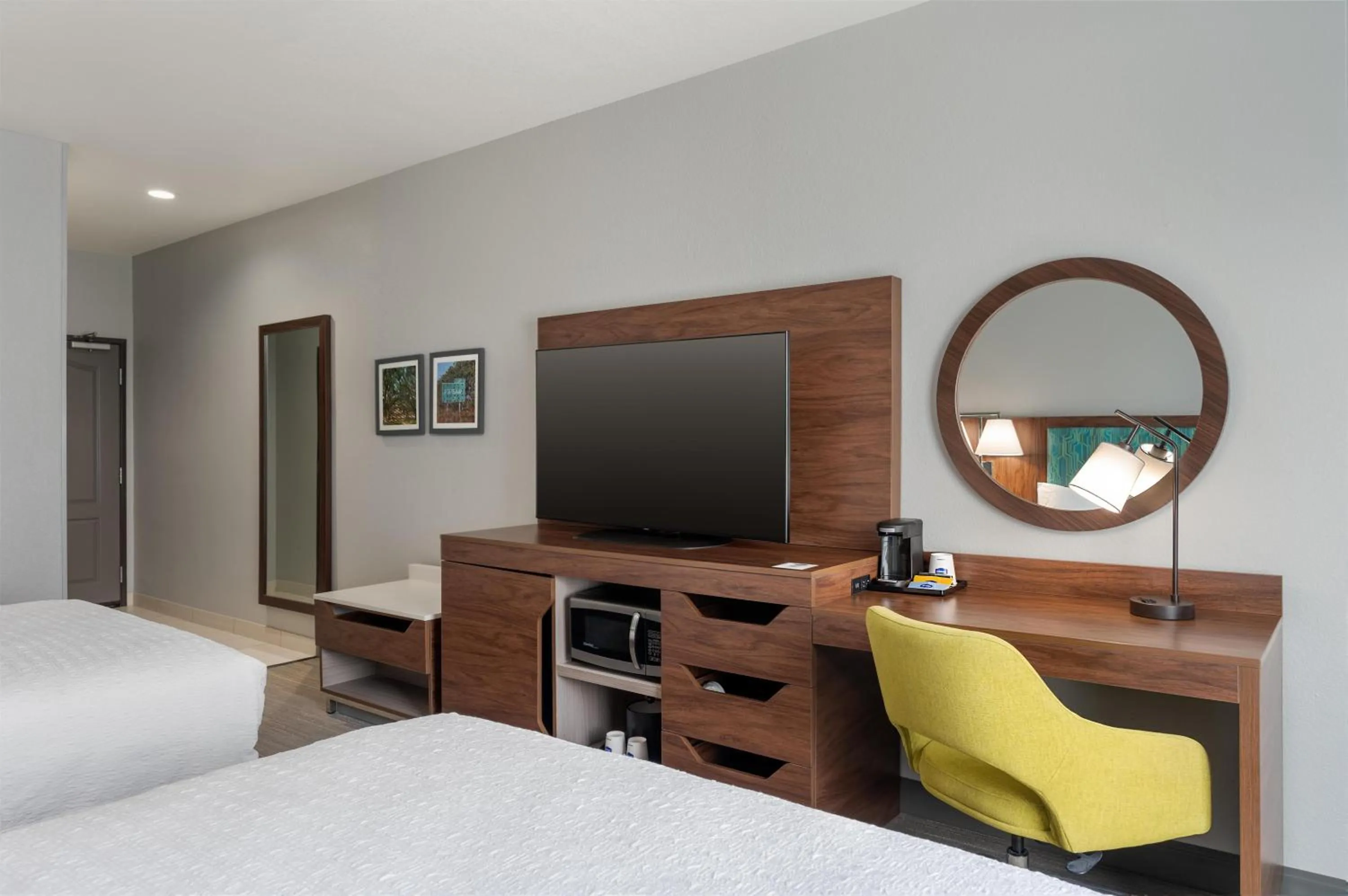 Bedroom, Bed in Hampton Inn Lake Charles