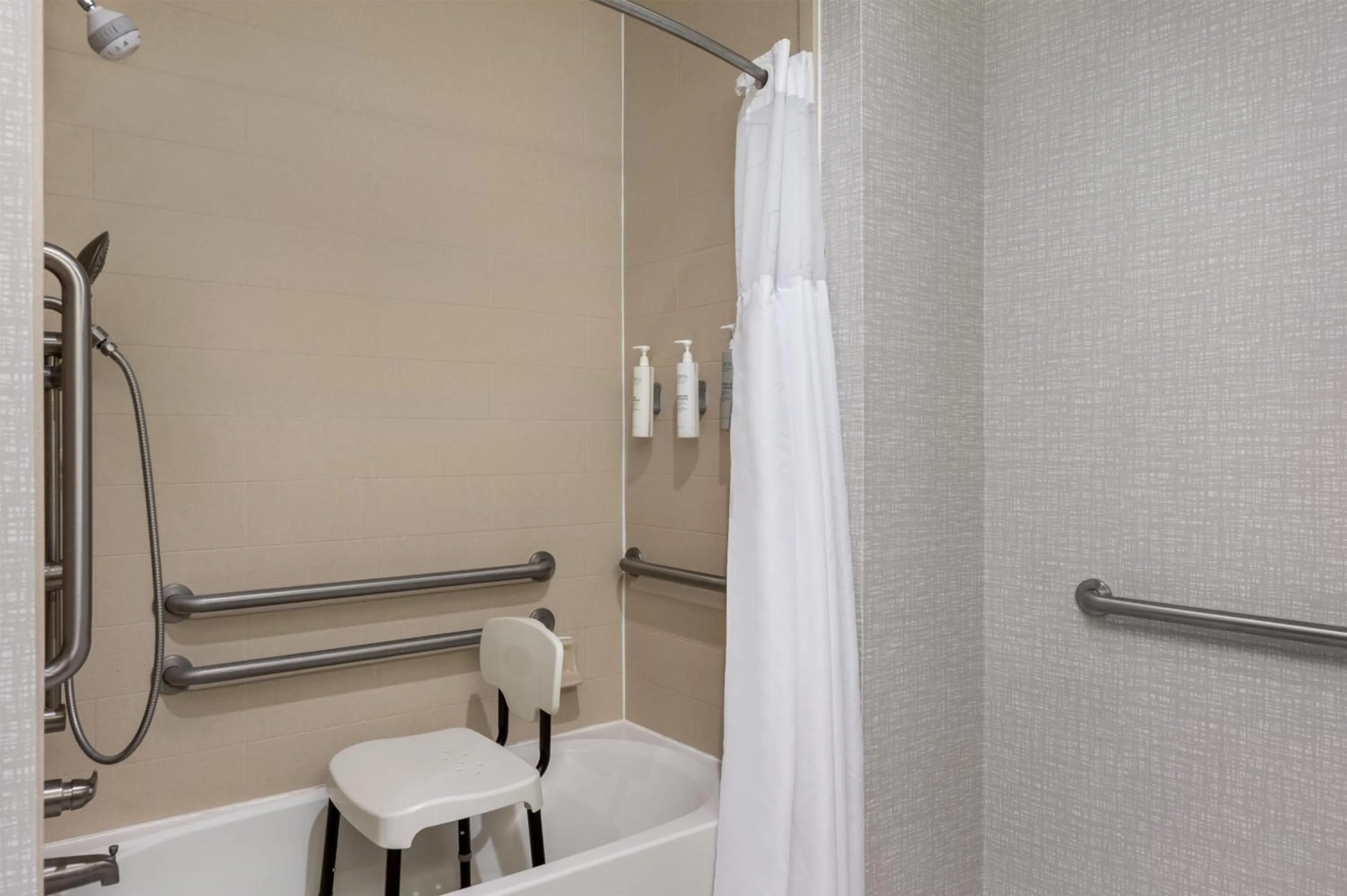 Bathroom in Hampton Inn Lake Charles