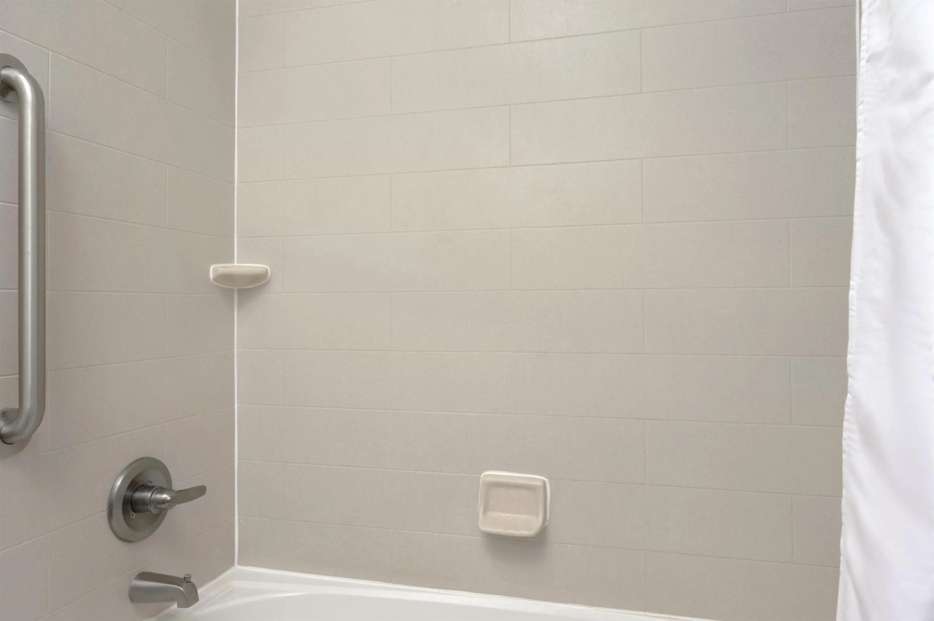 Bathroom in Hampton Inn Lake Charles