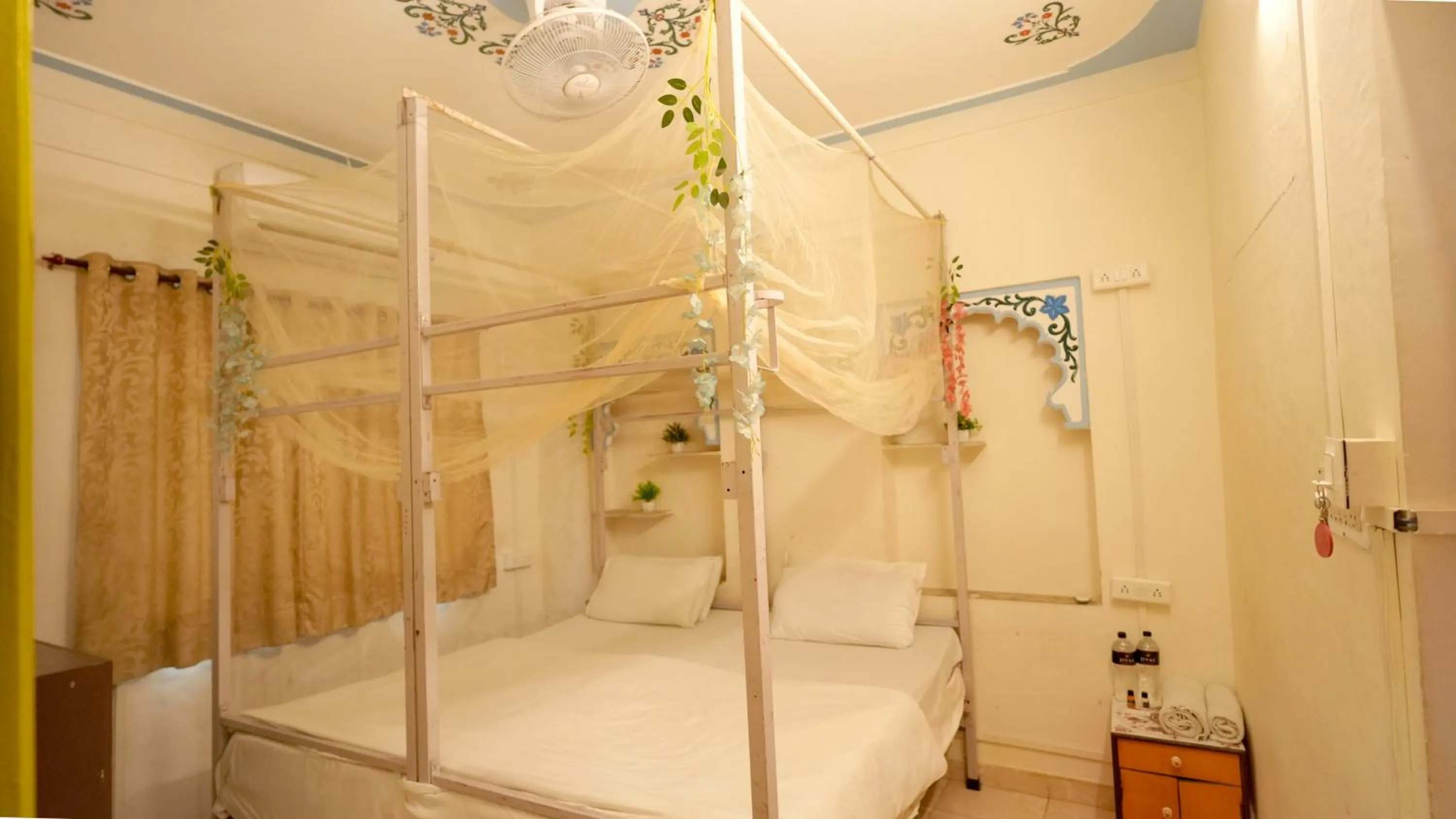 Bed in Jungle by sturmfrei Udaipur