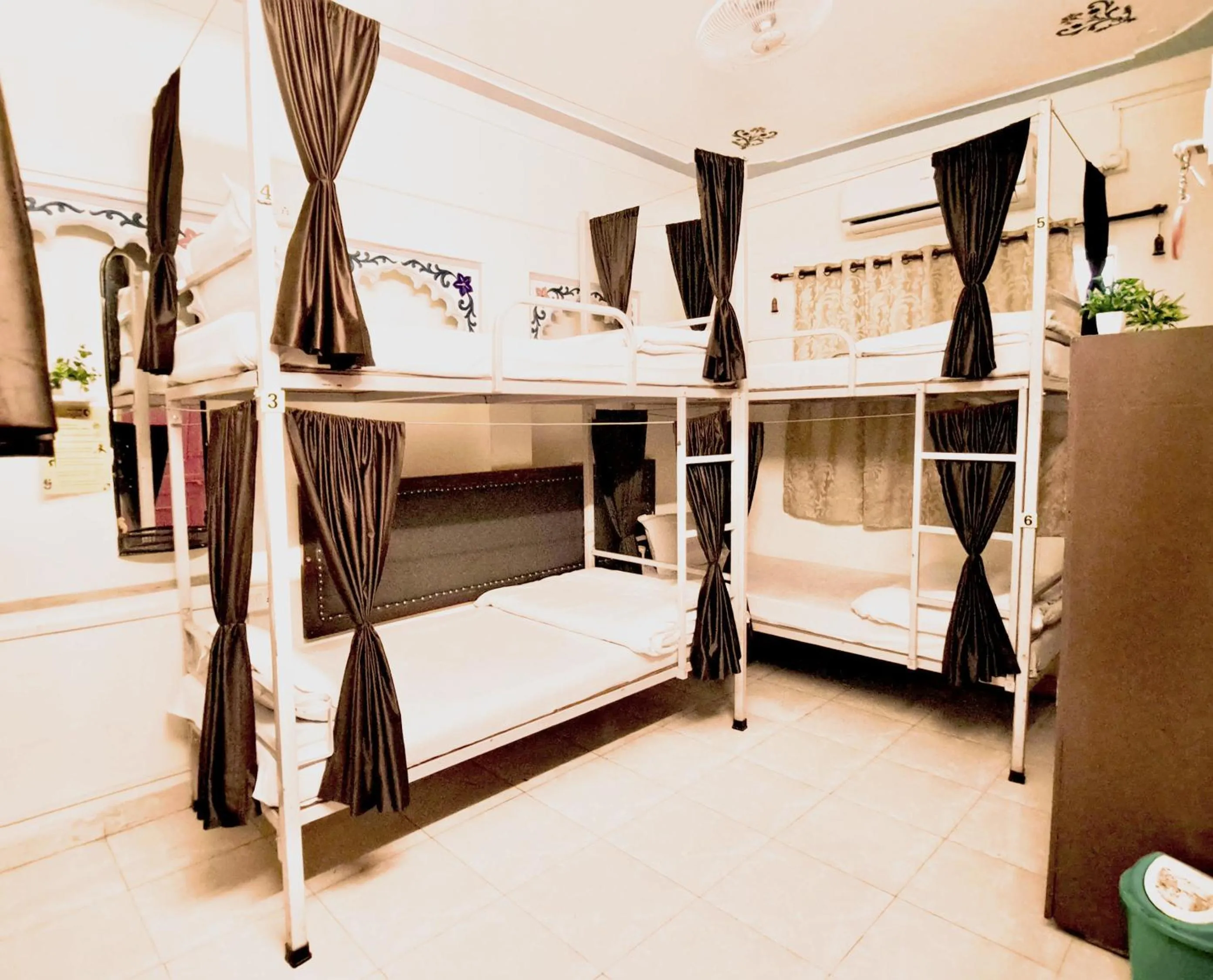 Bed in Jungle by sturmfrei Udaipur