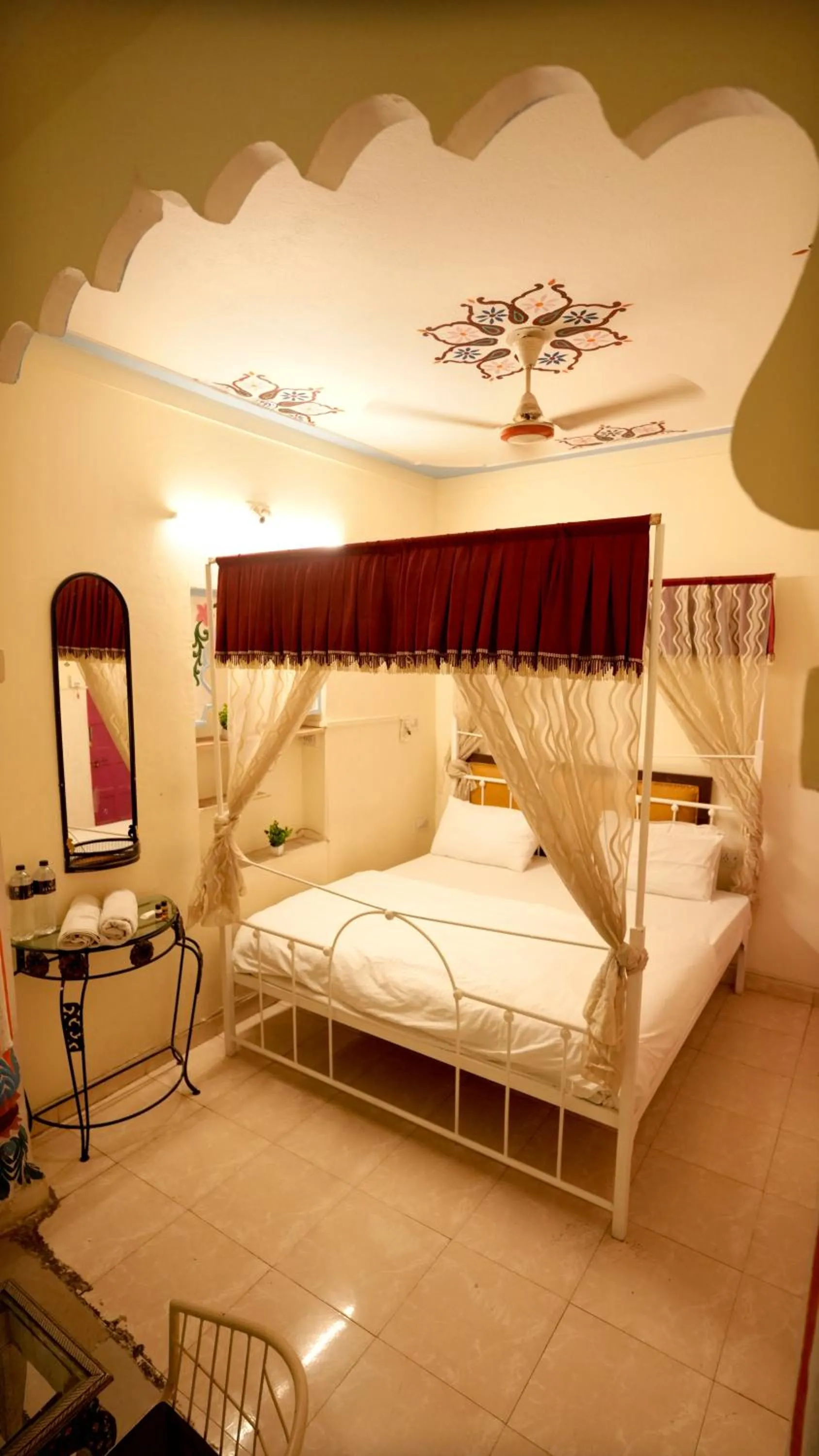 Bed in Jungle by sturmfrei Udaipur