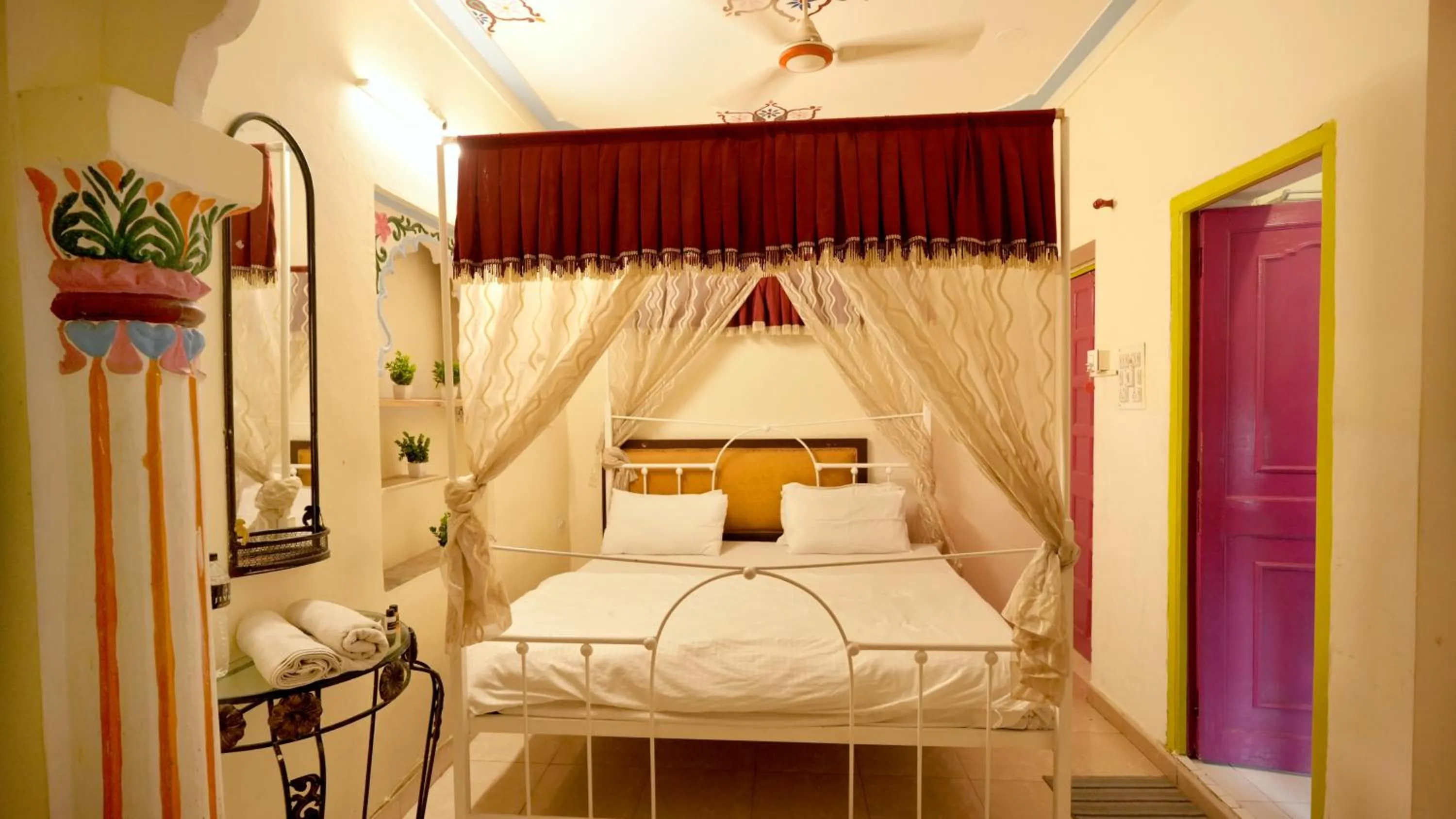 Bed in Jungle by sturmfrei Udaipur