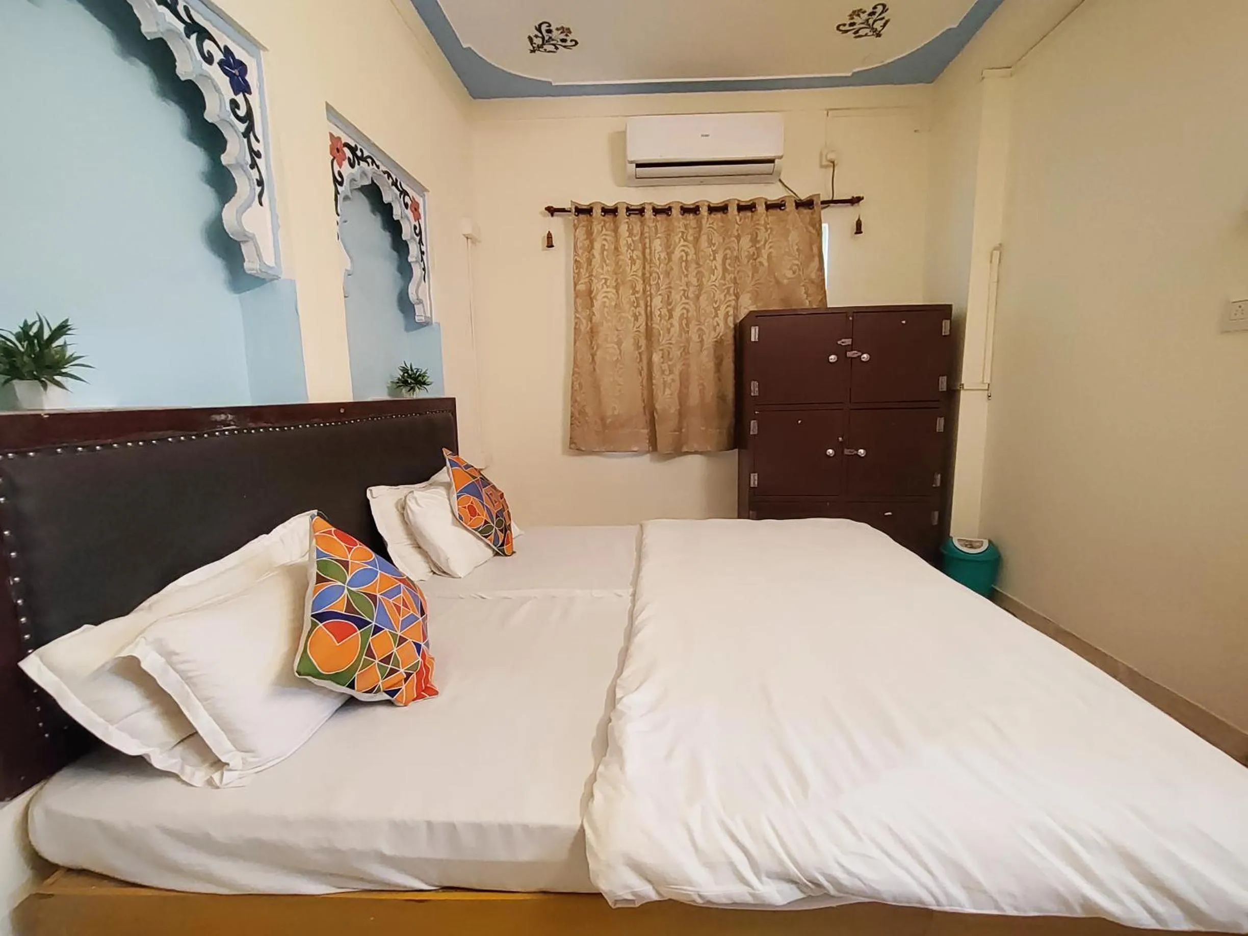 Bedroom, Bed in Jungle by sturmfrei Udaipur