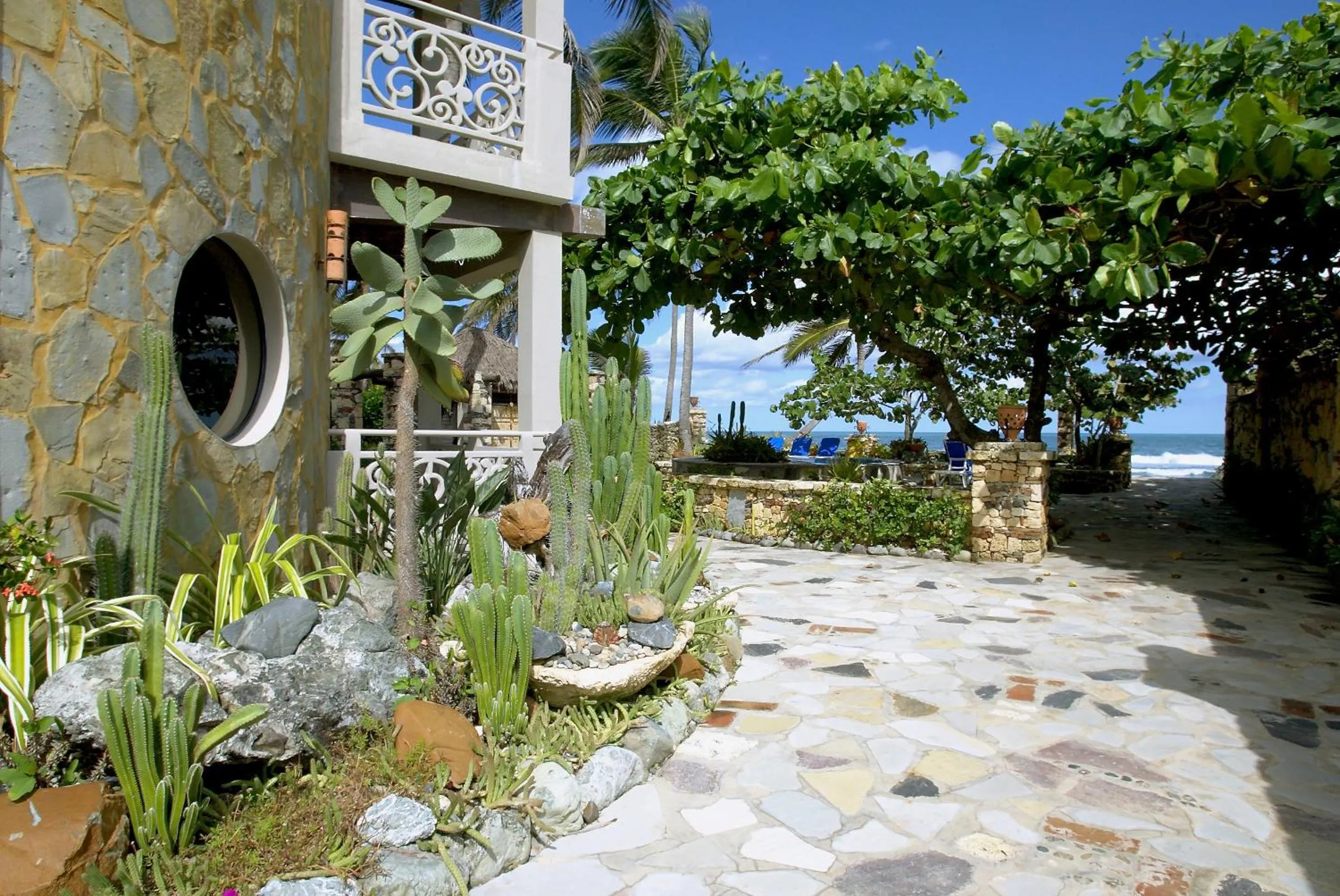 Facade/entrance in El Magnifico