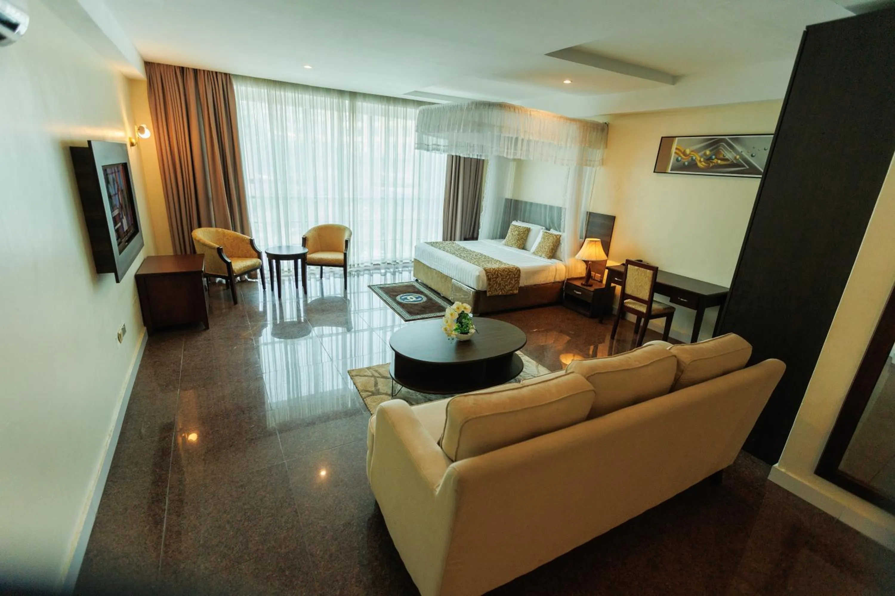 TV and multimedia in Koki Hotel