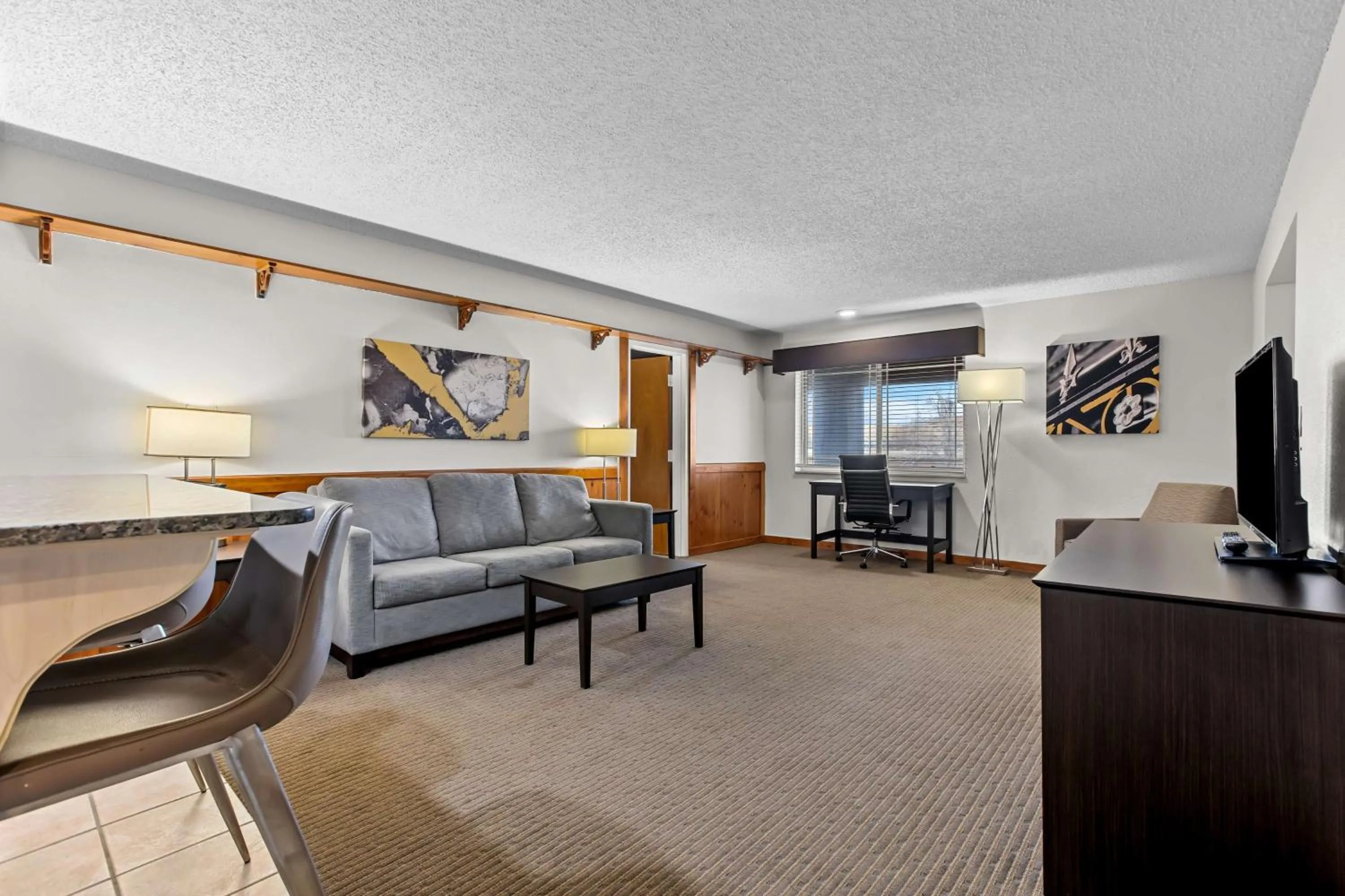 Bedroom in Best Western Downtown Casper Hotel