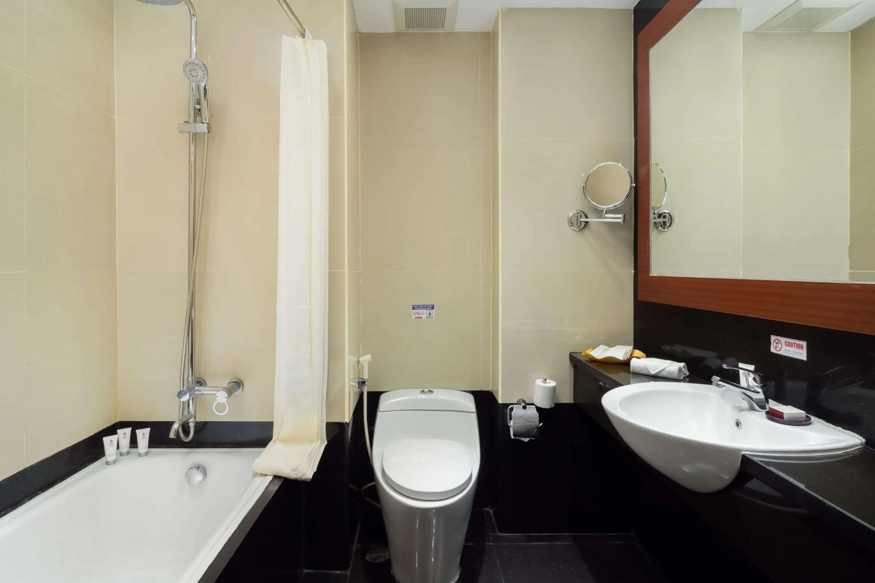 Bathroom in Best Western Plus Makassar Beach