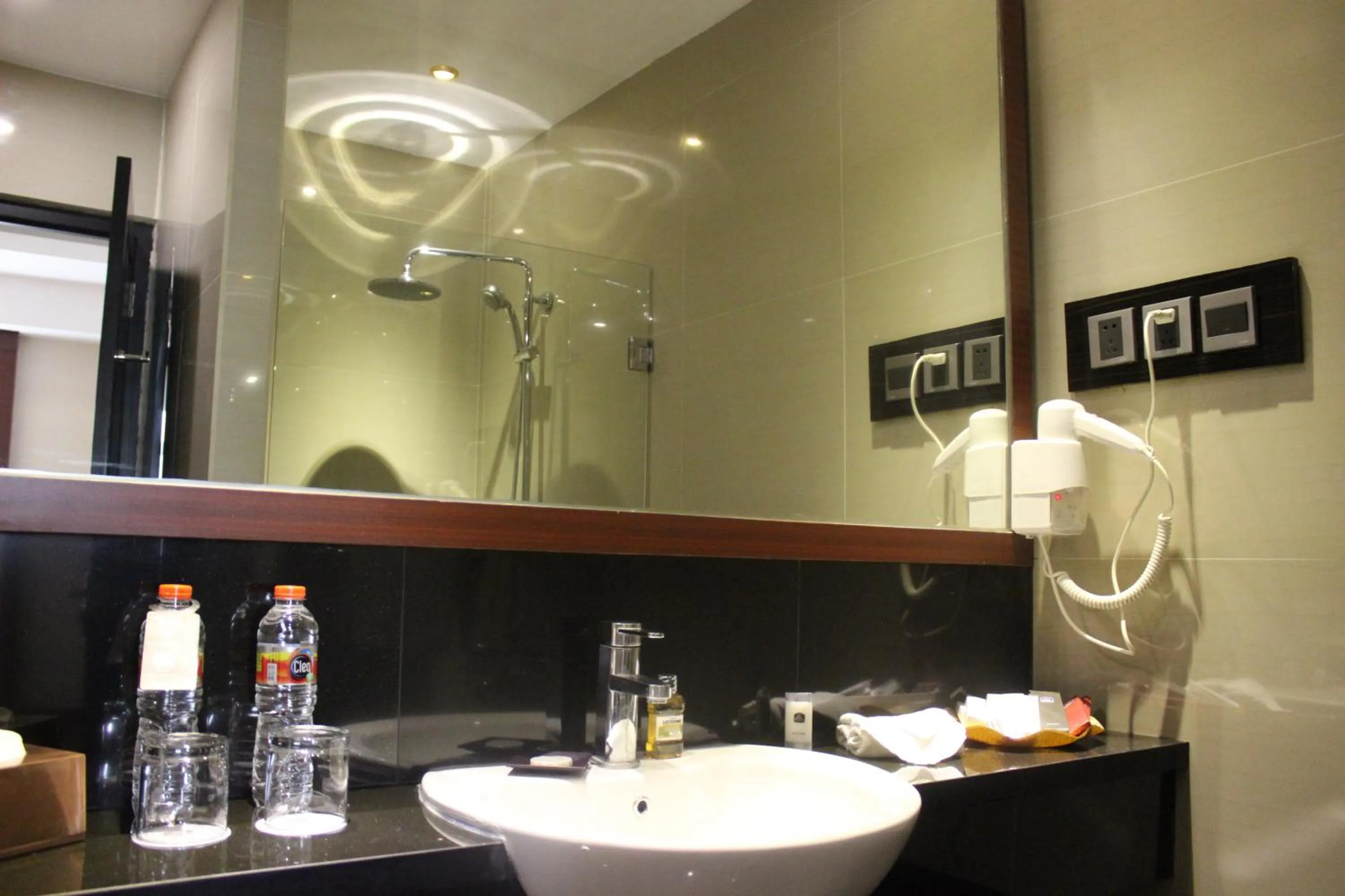 Bathroom in Best Western Plus Makassar Beach