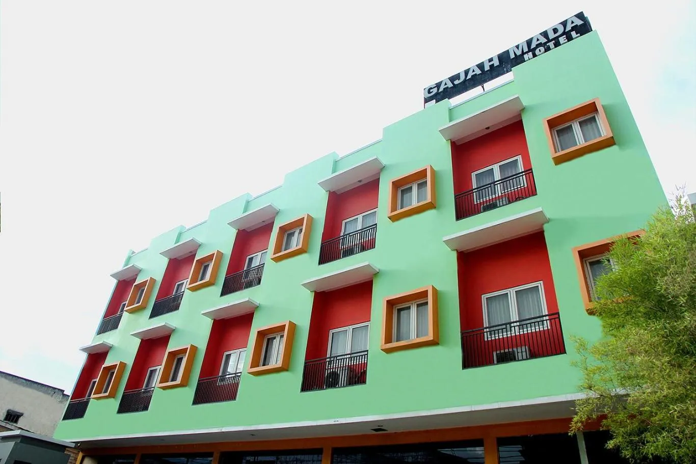 Property building in RedDoorz At Hotel Gajah Mada Palu