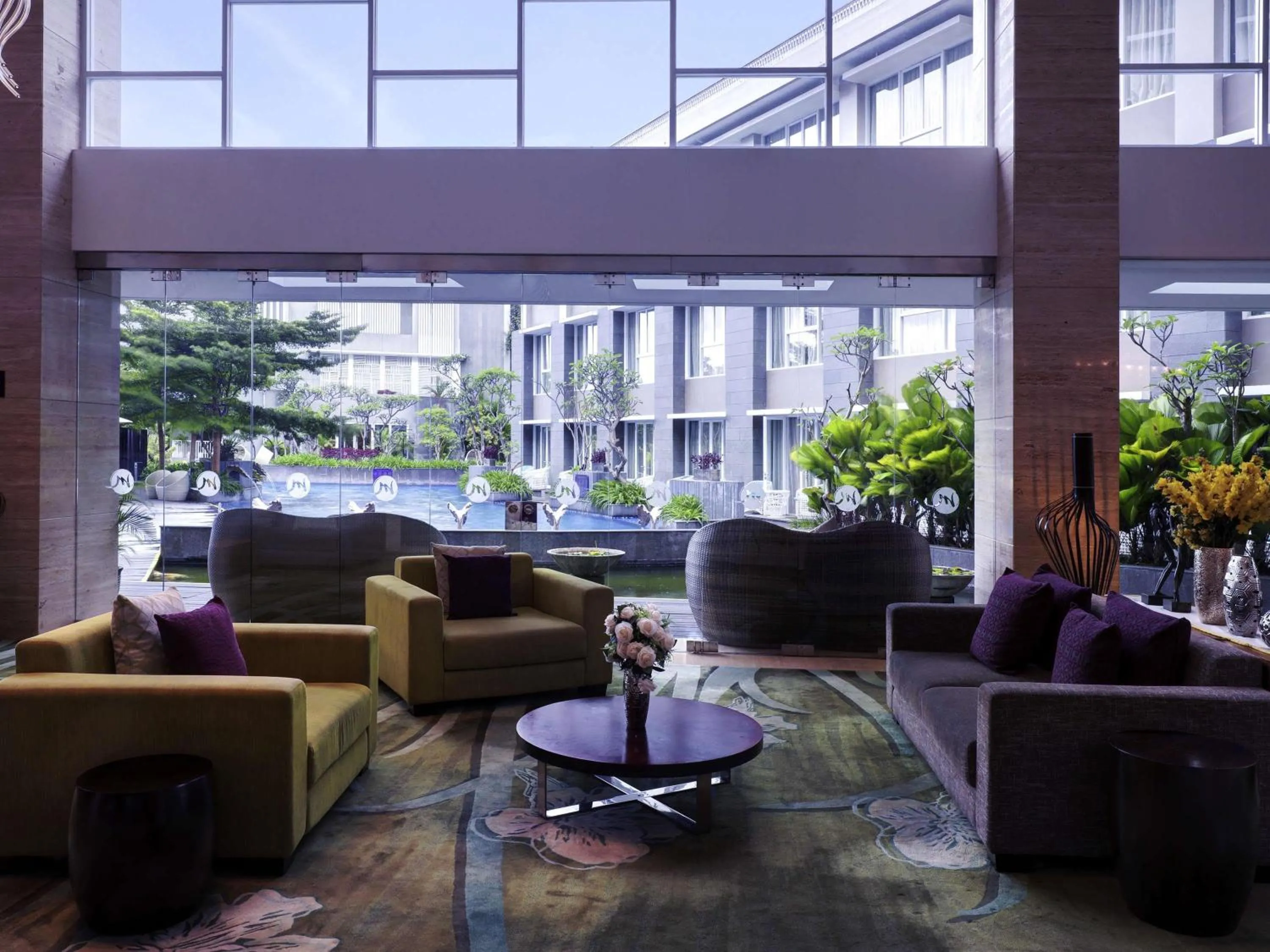 Lounge or bar in Grand Mercure Bandung Setiabudi