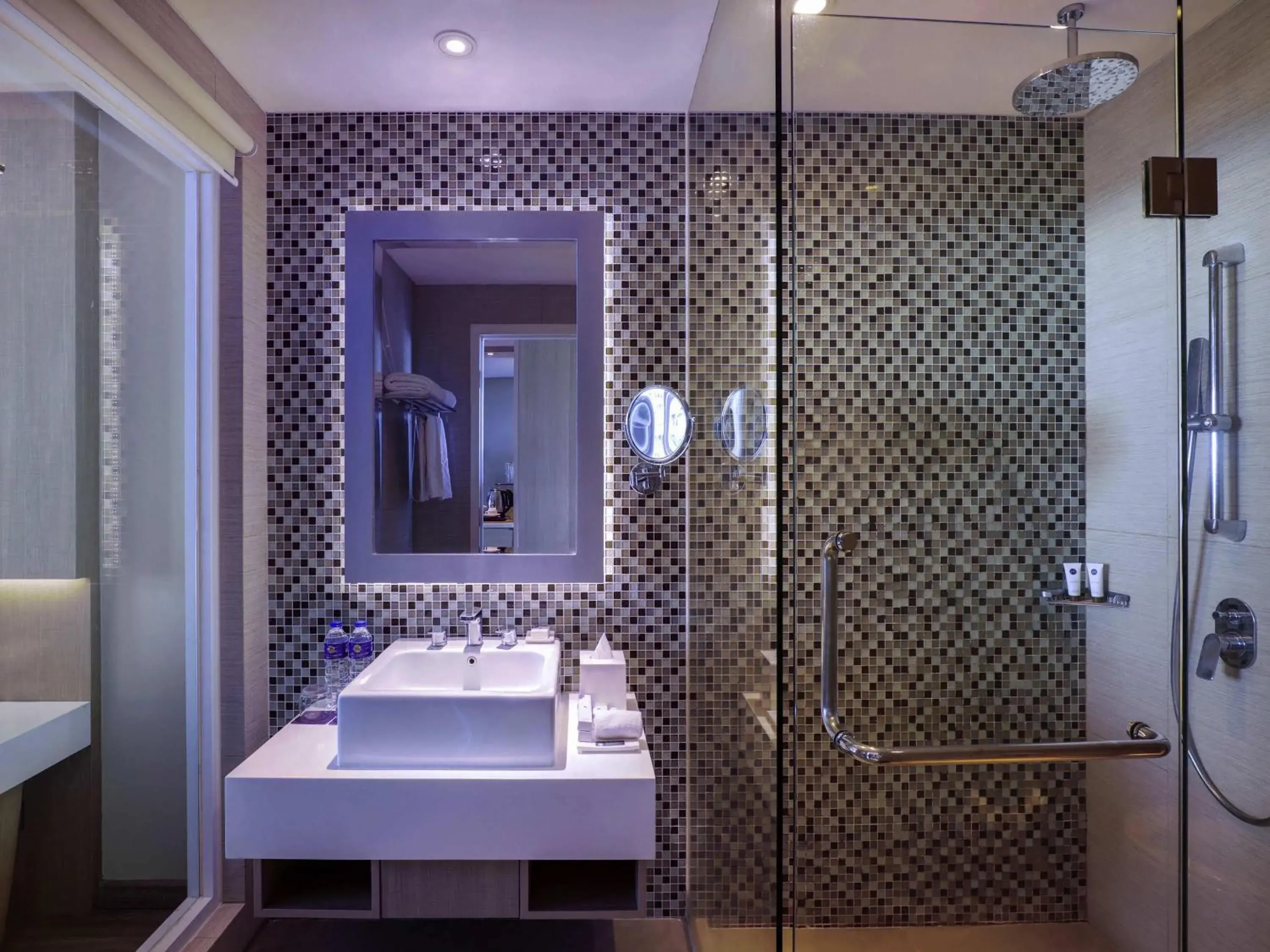 Deluxe Room with Balcony and Pool View in Grand Mercure Bandung Setiabudi Deluxe Room with Balcony and Pool View in Grand Mercure Bandung Setiabudi