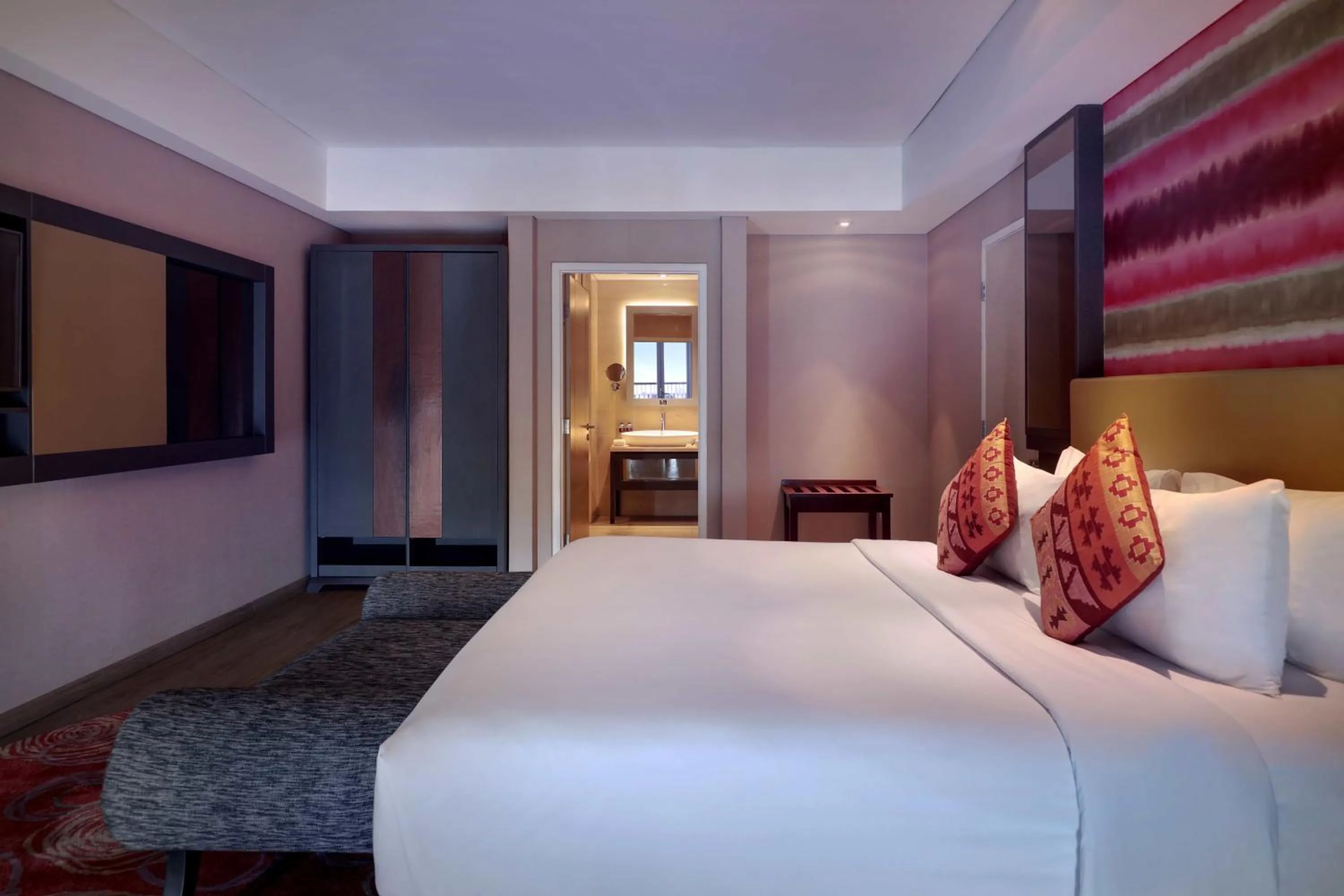 Bed in Grand Mercure Bandung Setiabudi
