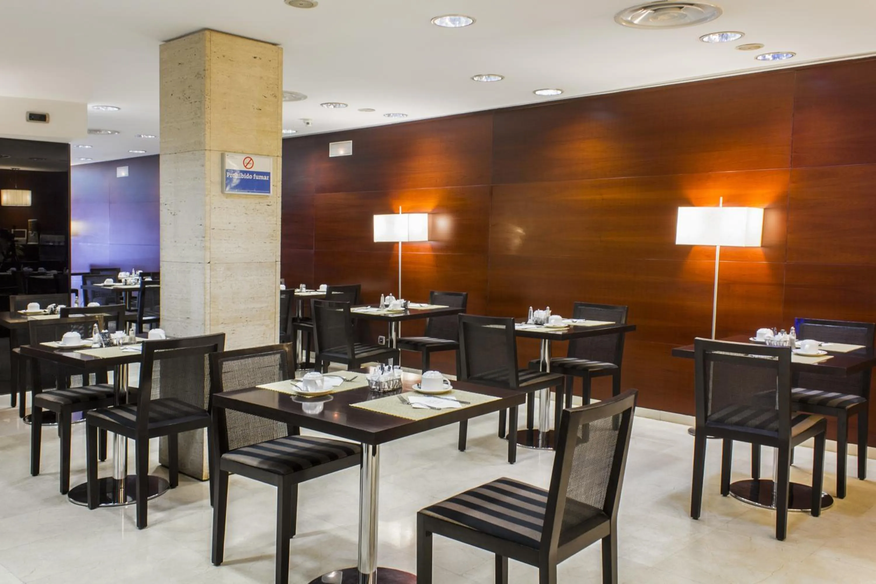 Restaurant/places to eat in Hotel RH Murcia Centro