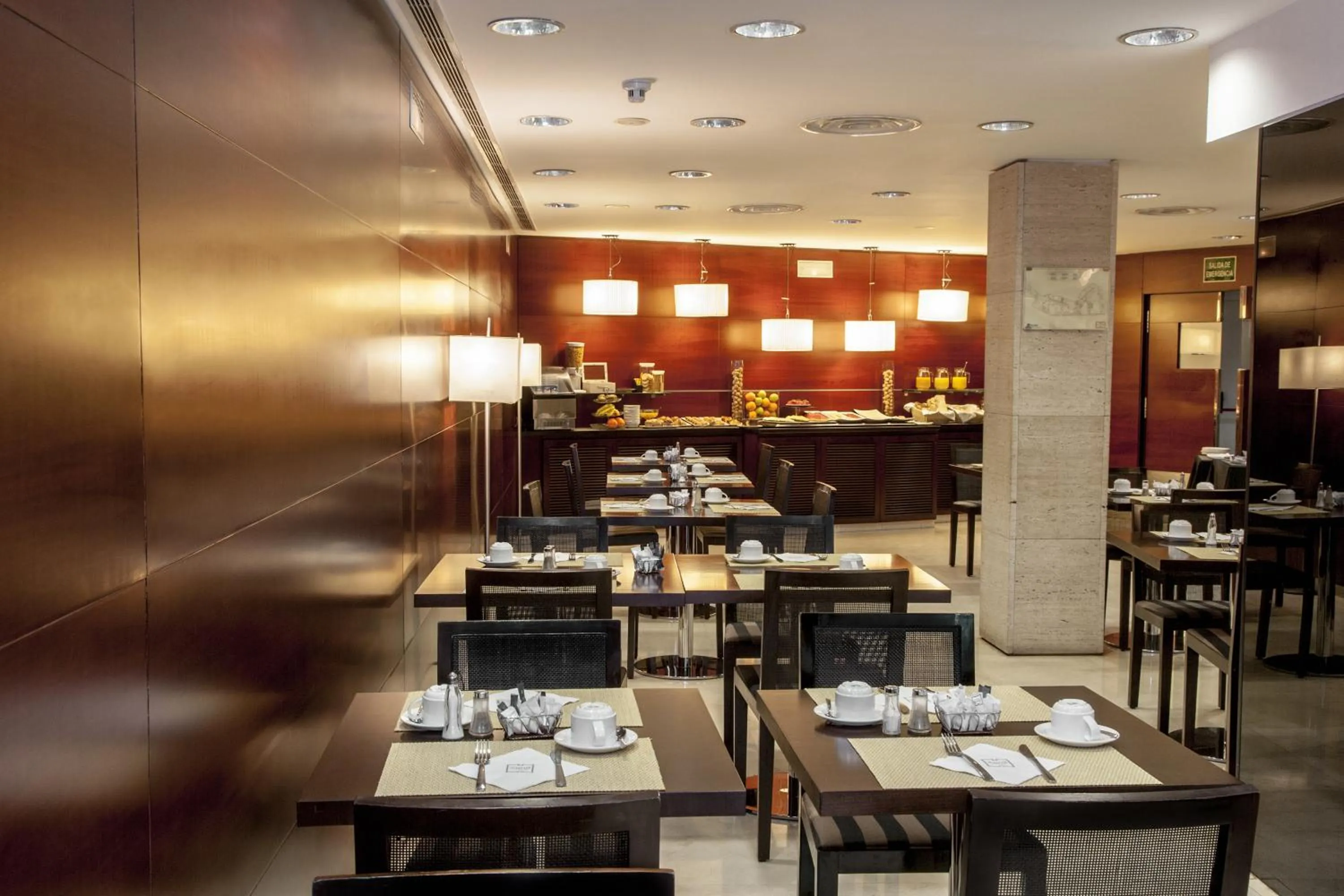 Restaurant/places to eat in Hotel RH Murcia Centro