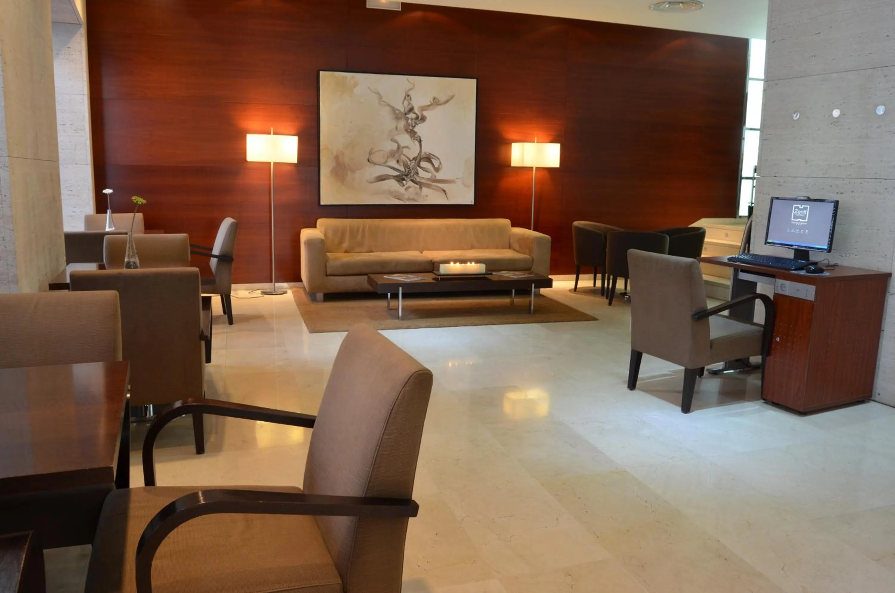Lobby or reception in Hotel RH Murcia Centro