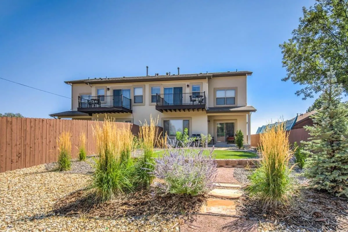 4BD Pikes Peak Views Minutes to Hiking & Dining