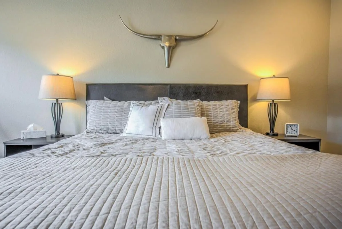 4BD Pikes Peak Views Minutes to Hiking & Dining