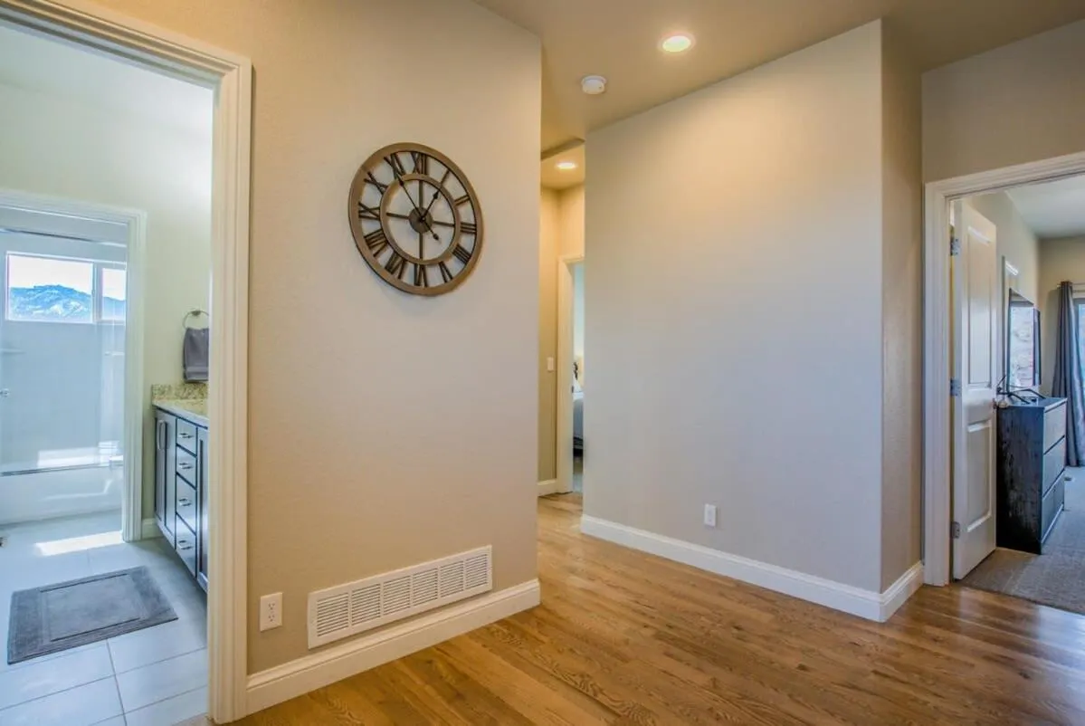 4BD Pikes Peak Views Minutes to Hiking & Dining